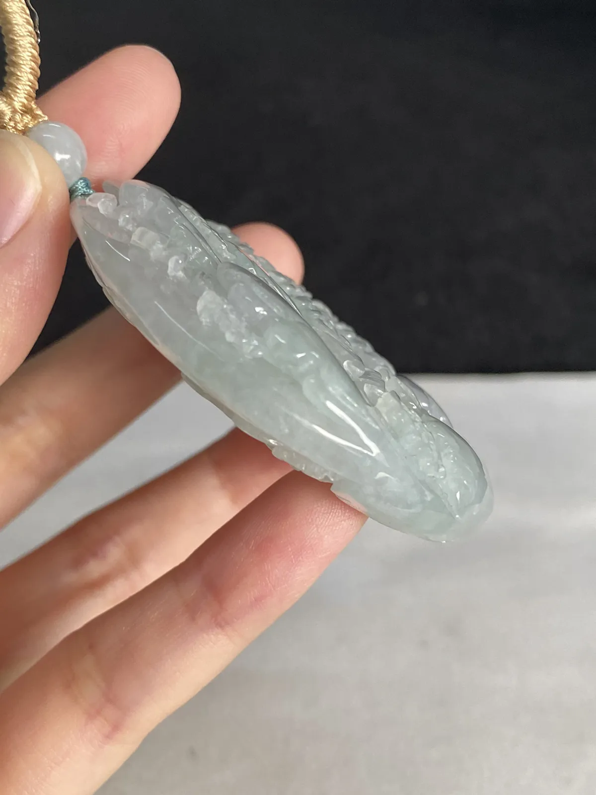 翡翠山水牌，配珠未测