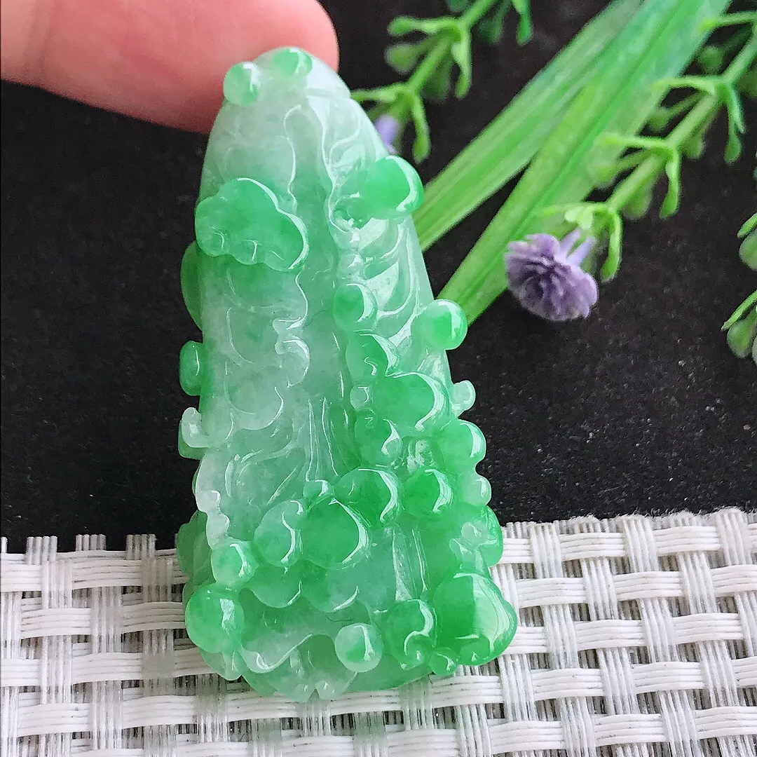 自然光54/26.5/10老坑精美冰润飘阳绿白菜挂件翡翠百财吊坠百搭
