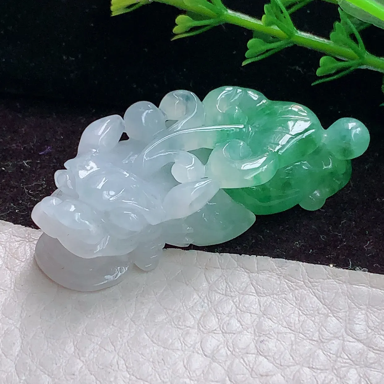 qxm实拍48*22*12.3天然缅甸翡翠冰双彩招财貔貅玉皮休玉挂件 玉吊坠