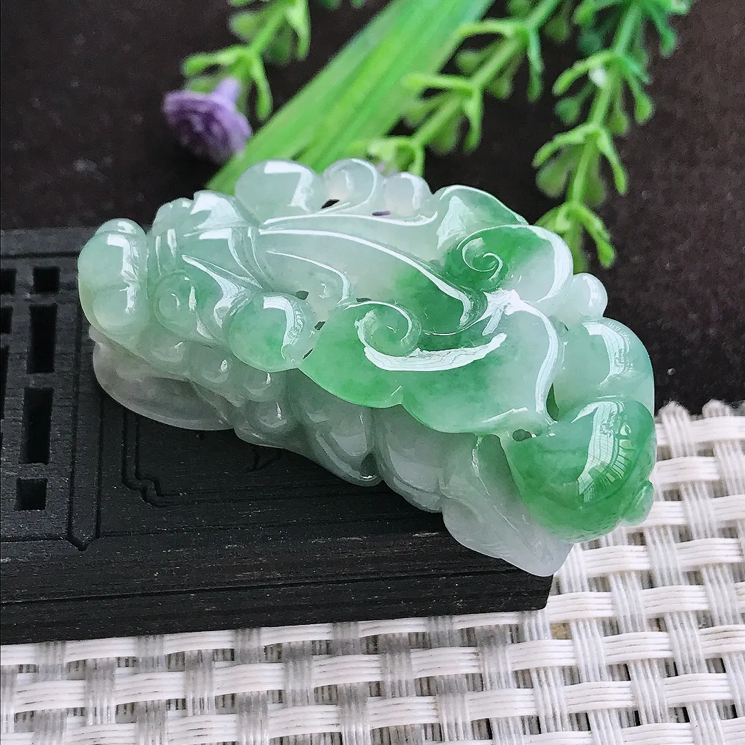 自然光49/23/14老坑精美温润飘绿貔貅挂件翡翠玉吊坠百搭
