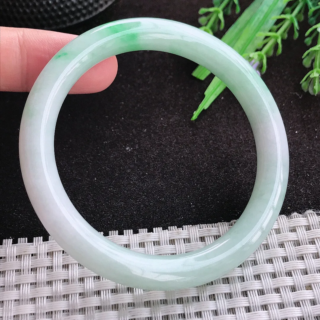 自然光55/8.5老坑秀气温润飘绿圆条手镯玉镯子美人镯手环