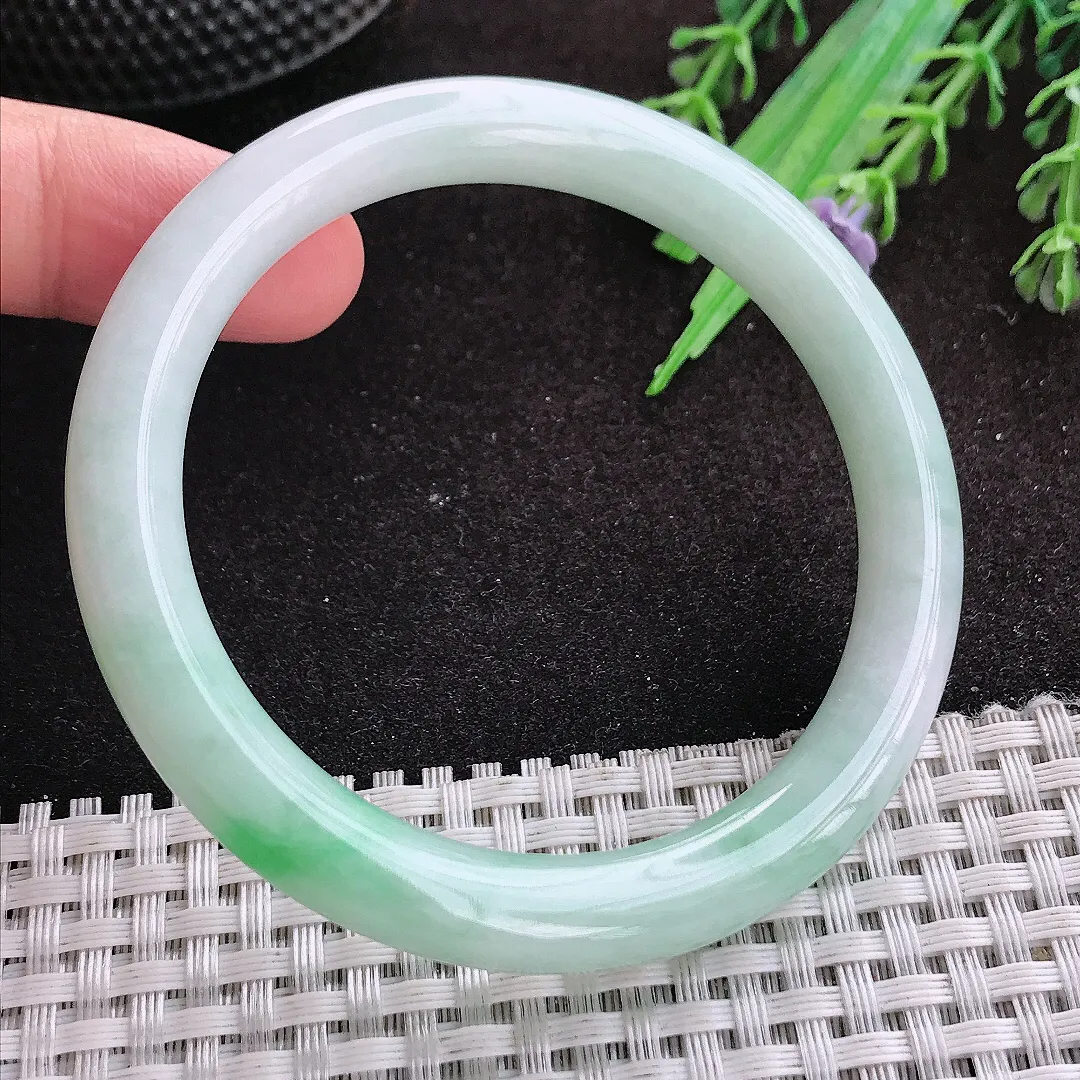 自然光55/8.5老坑秀气温润飘绿圆条手镯玉镯子美人镯手环