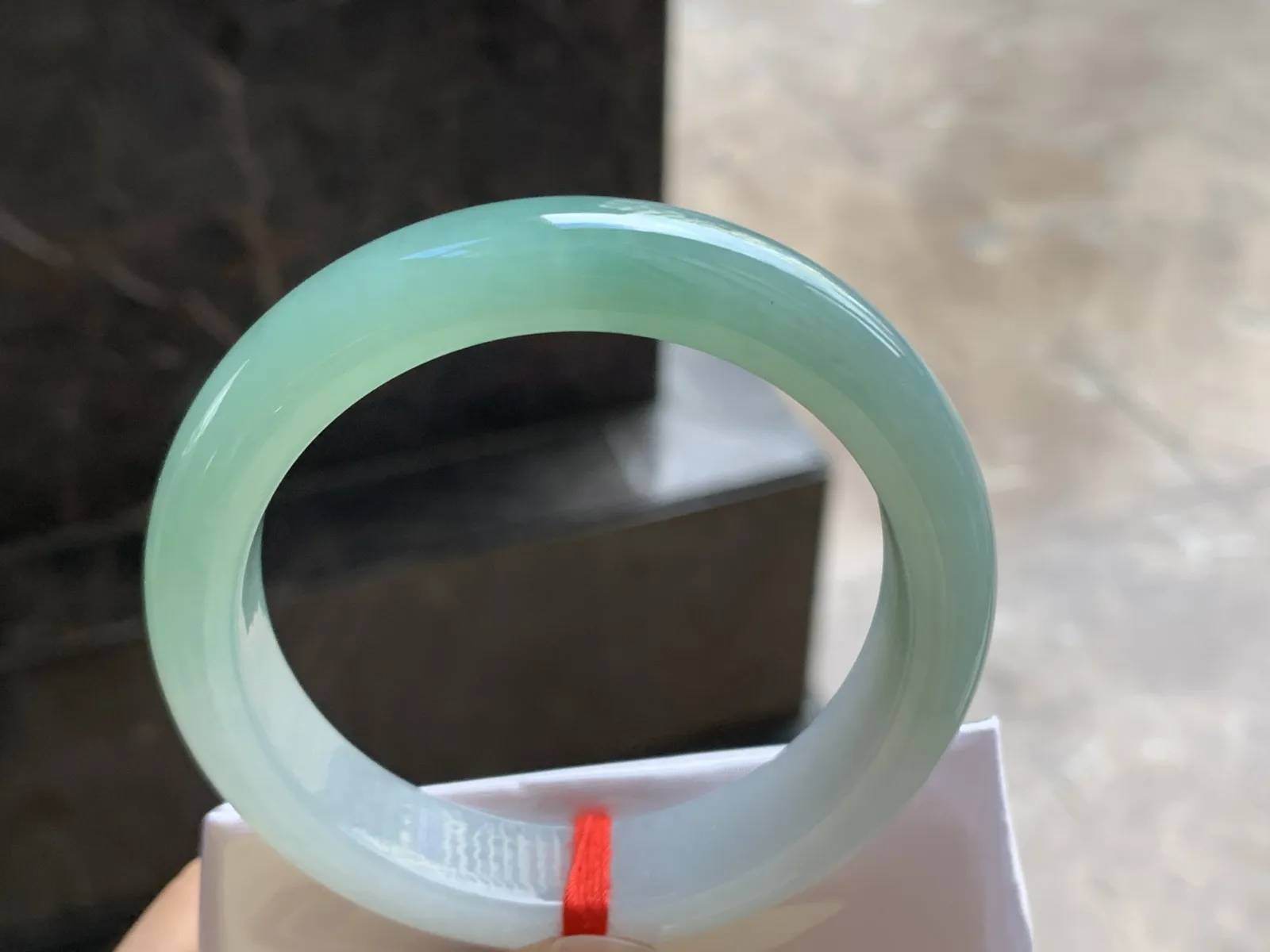 54.5-13-8.7

晴绿手镯^_^颜色好看 细腻