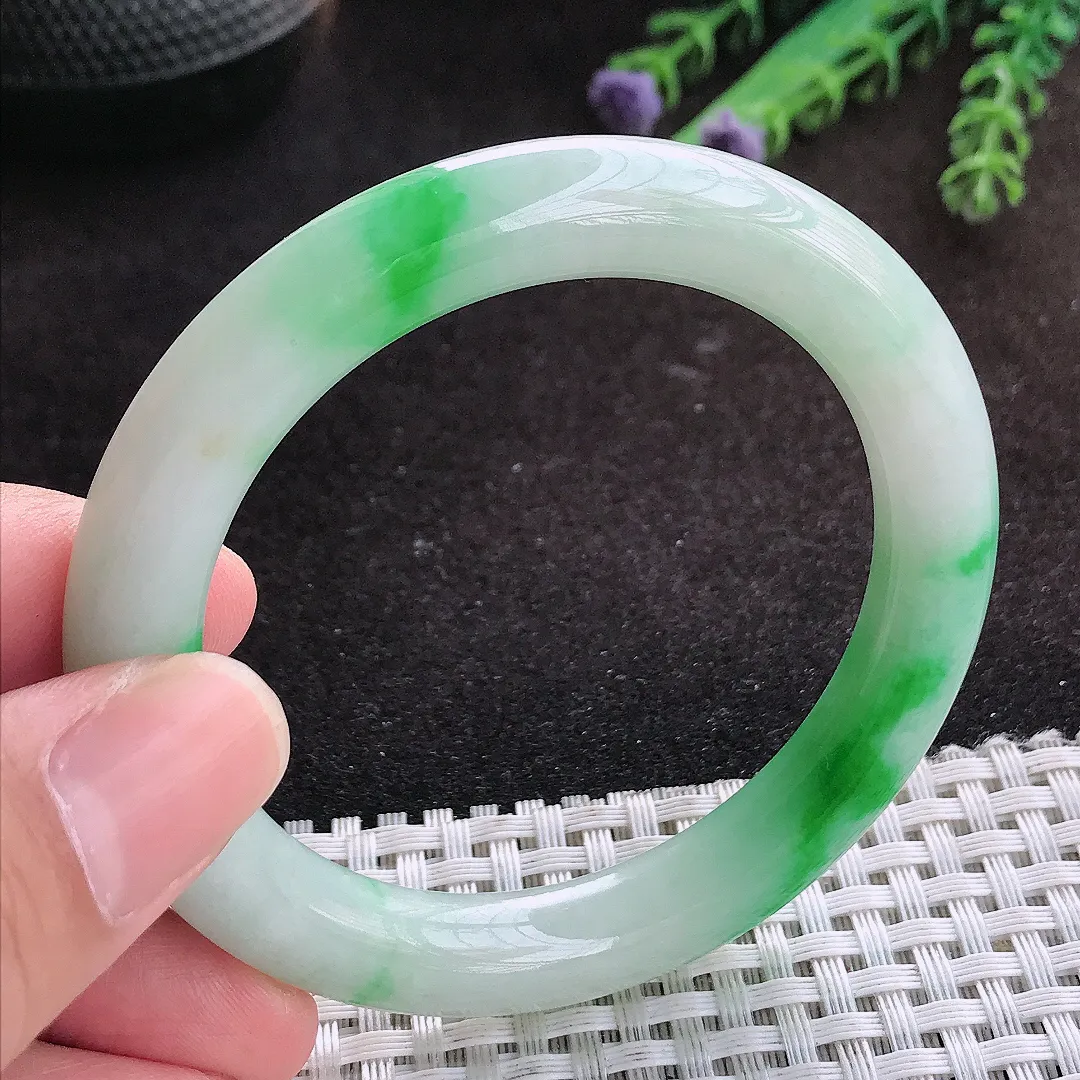 自然光52.5/9.2/9.5老坑精美温润飘阳绿圆条手镯翡翠玉镯子美人镯手环