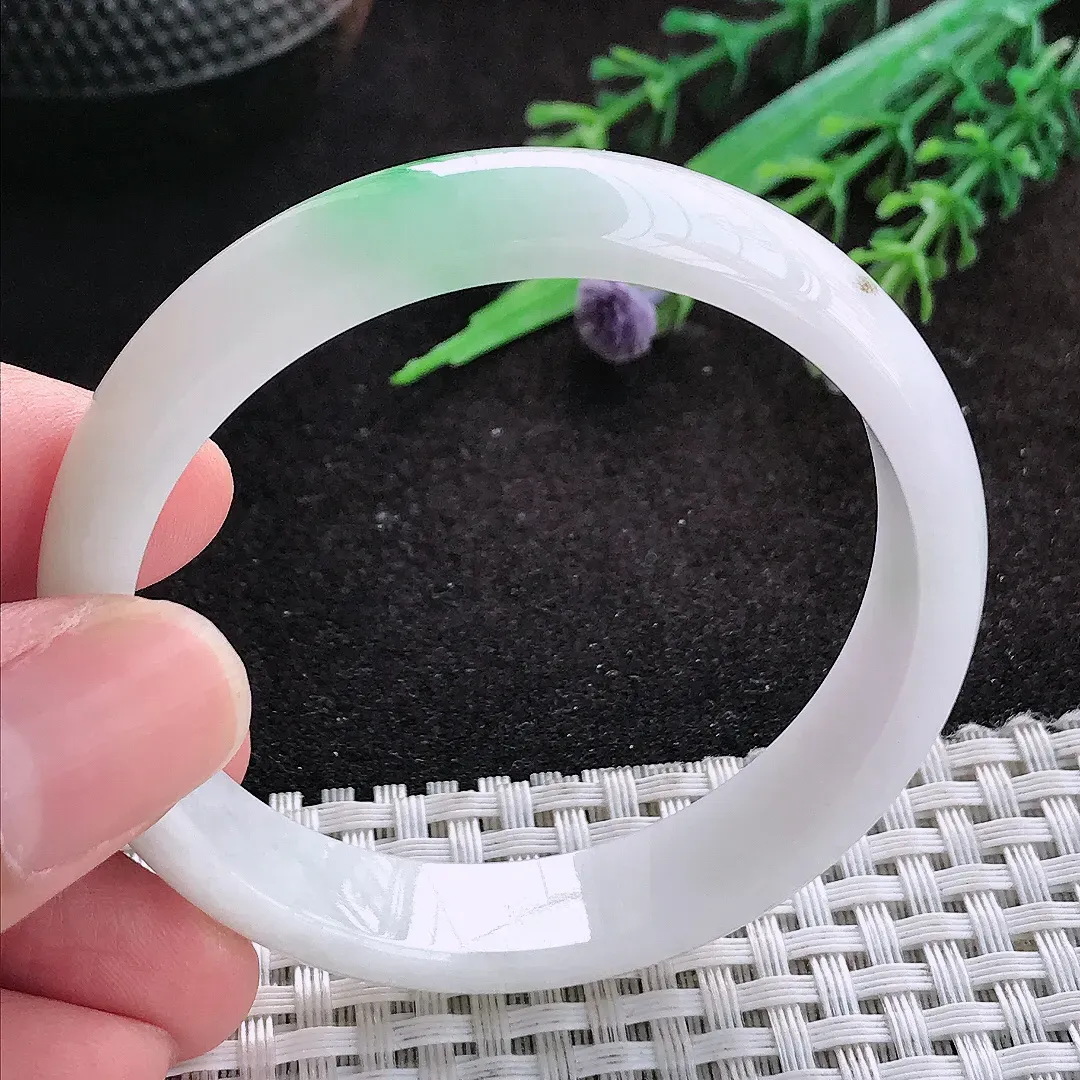 自然光51/11.2/5.9老坑精美温润白底青阳绿手镯翡翠玉镯子小圈口手环