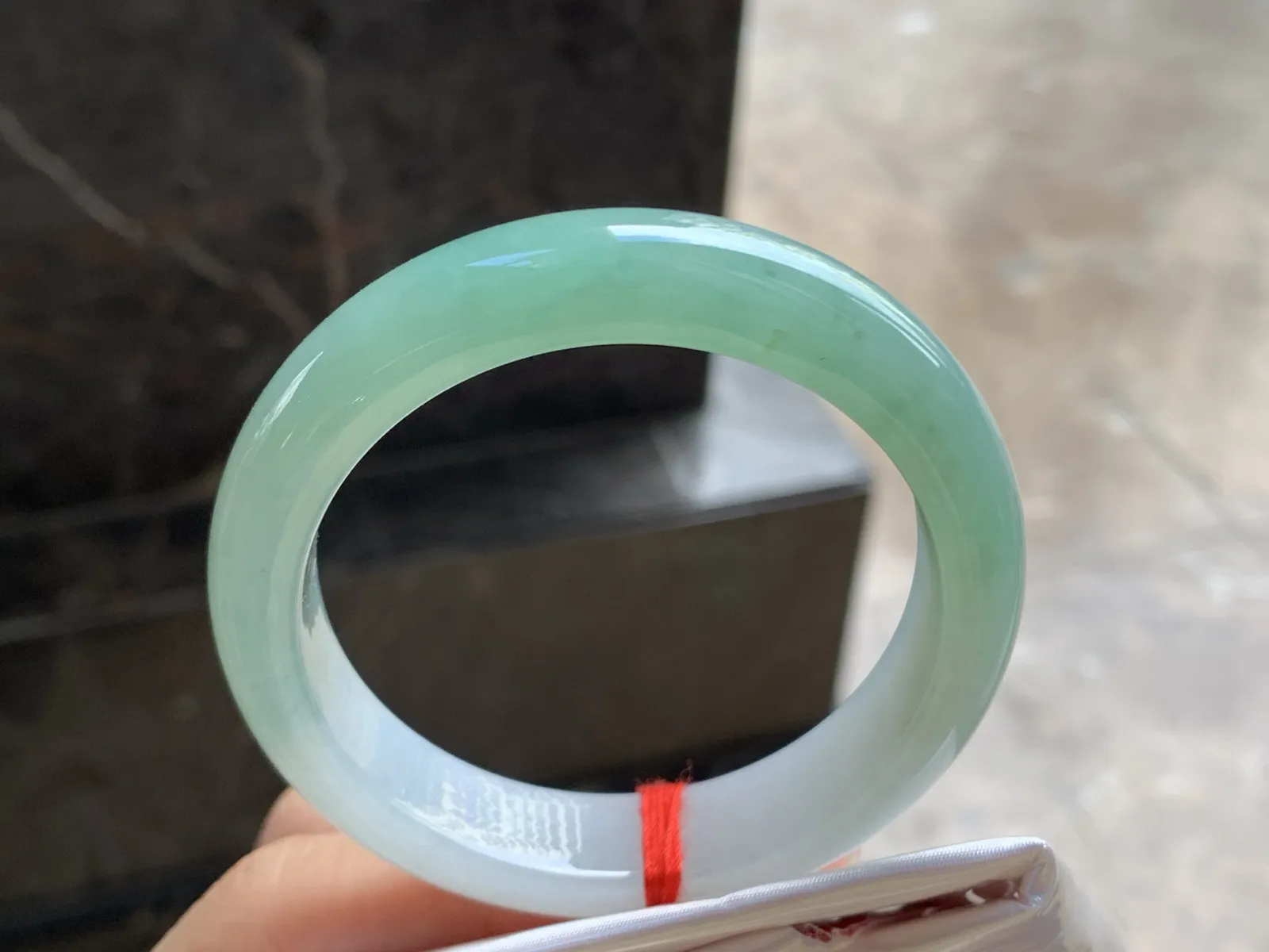 54.5-13-8.7

晴绿手镯^_^颜色好看 细腻