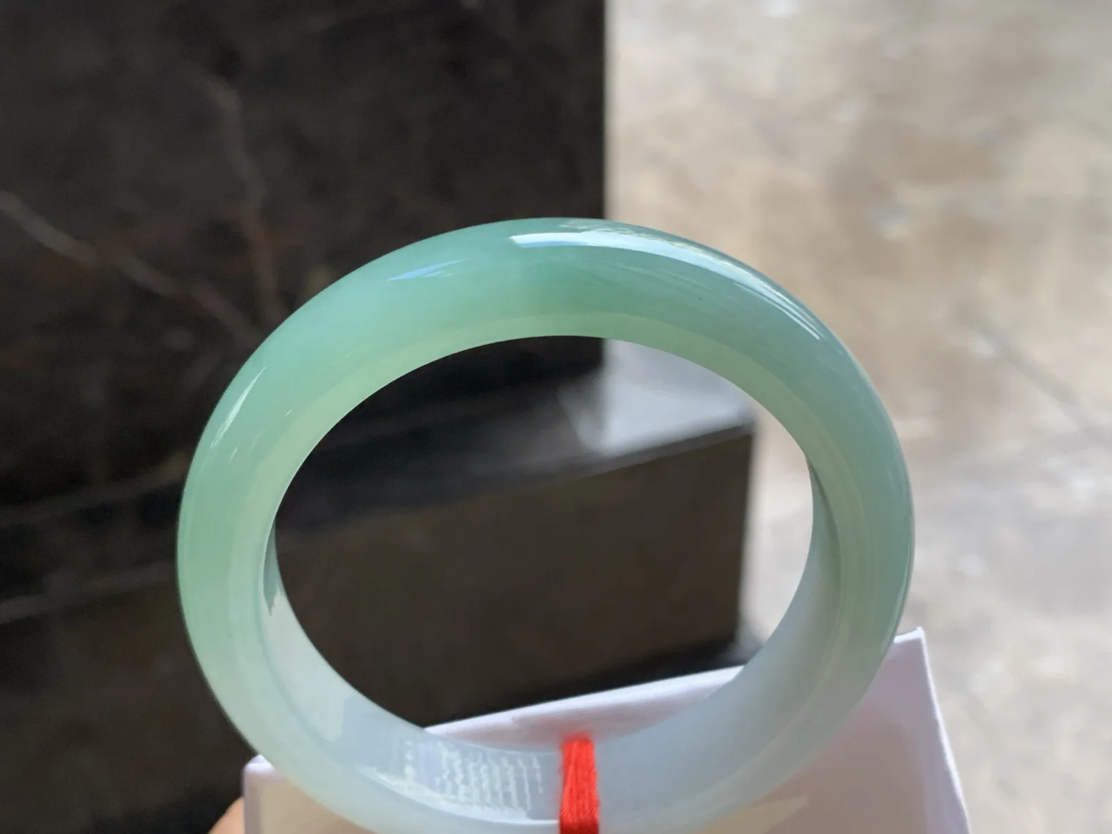 54.5-13-8.7

晴绿手镯^_^颜色好看 细腻