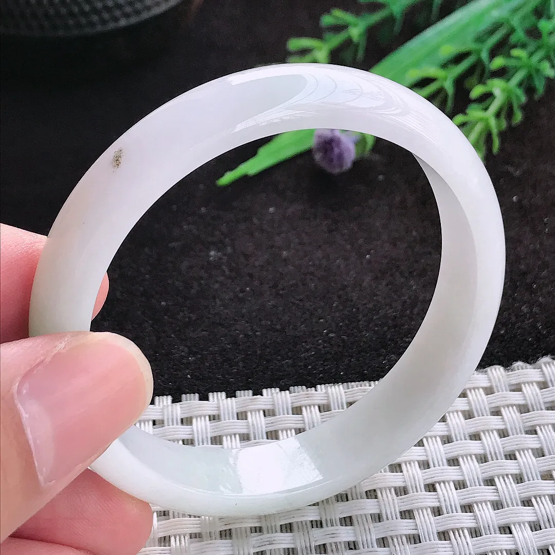 自然光51/11.2/5.9老坑精美温润白底青阳绿手镯翡翠玉镯子小圈口手环