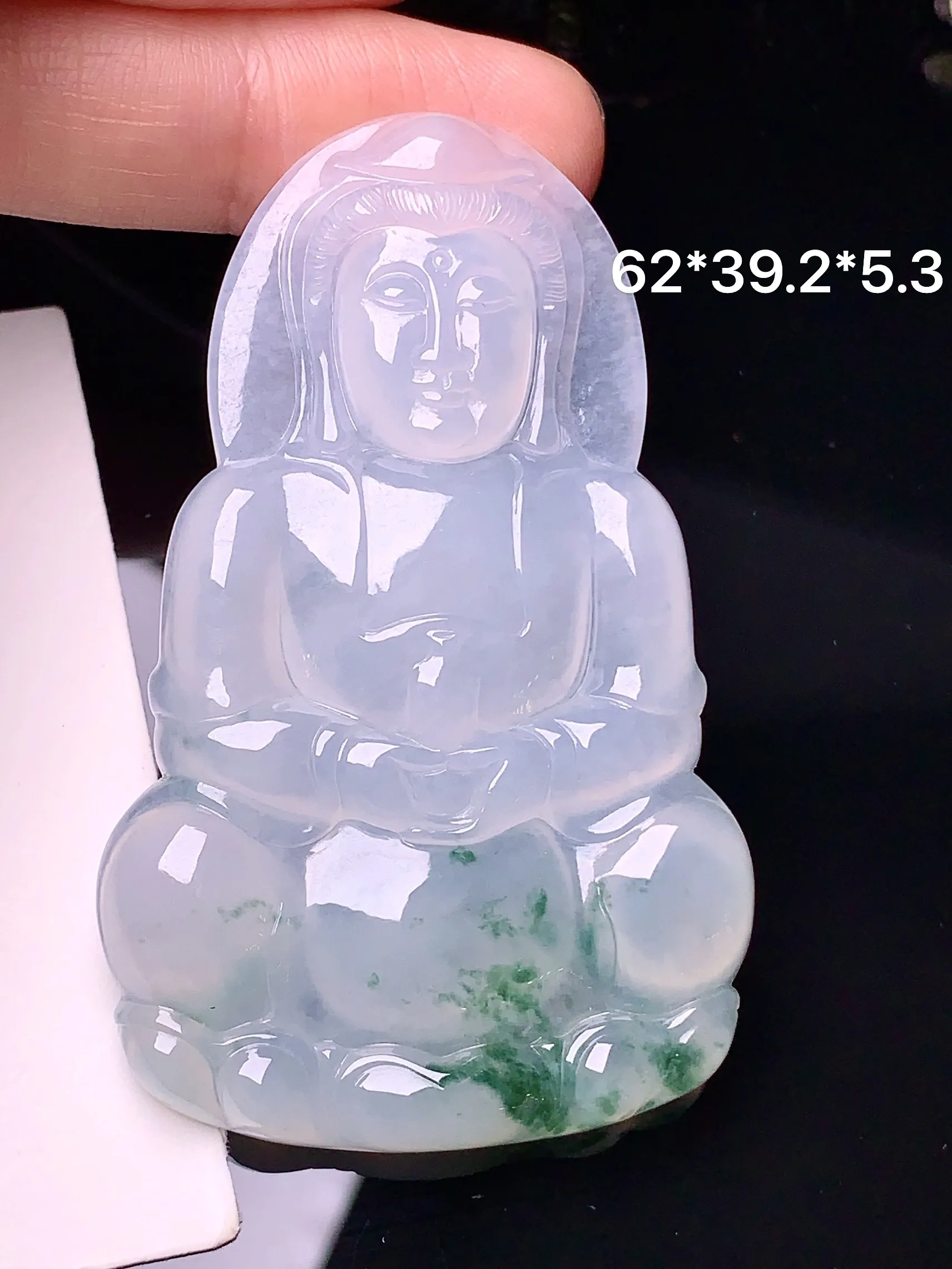 飘绿观音吊坠 玉质细腻 色泽清新艳丽 整体尺寸62*39.2*5.3