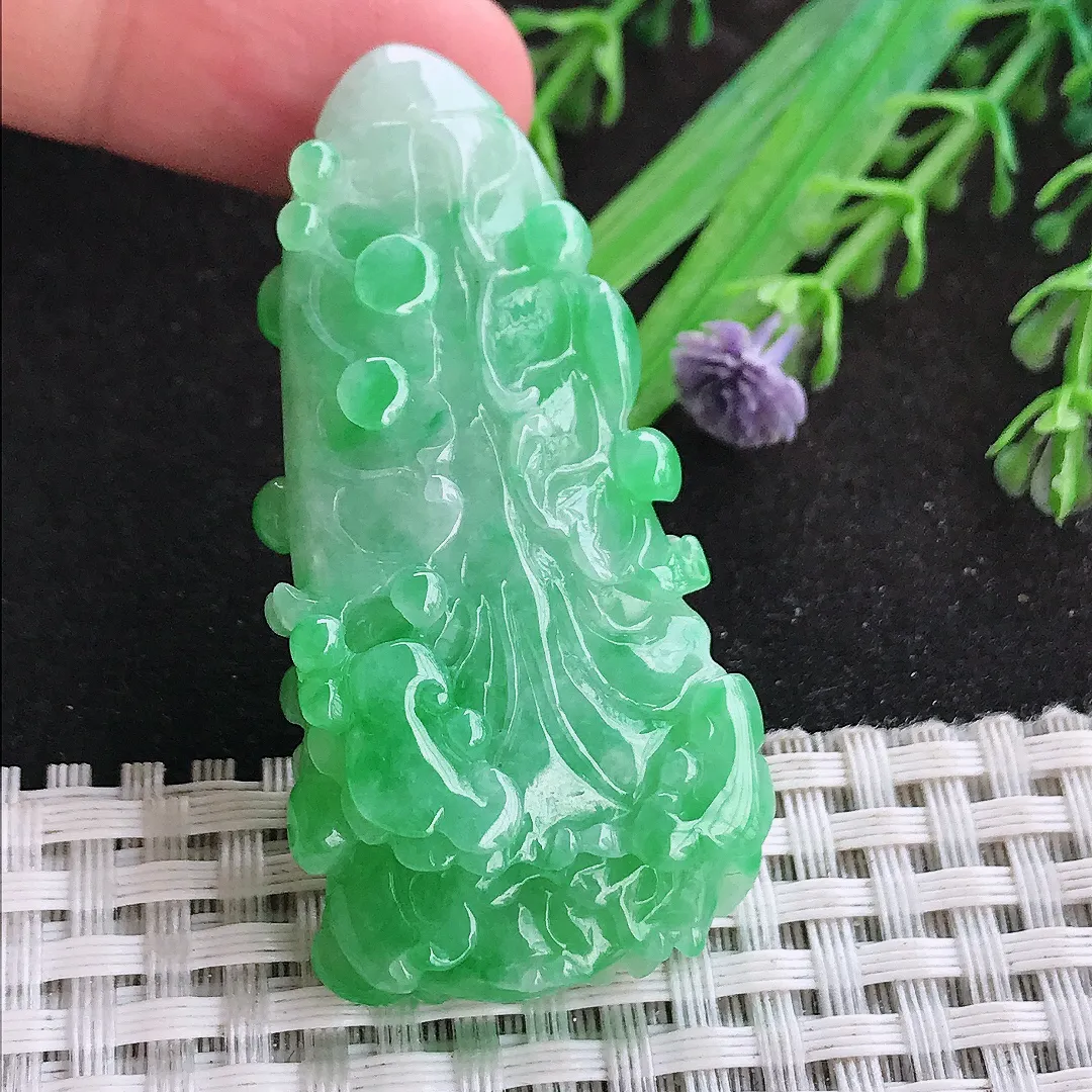 自然光54/26.5/10老坑精美冰润飘阳绿白菜挂件翡翠百财吊坠百搭