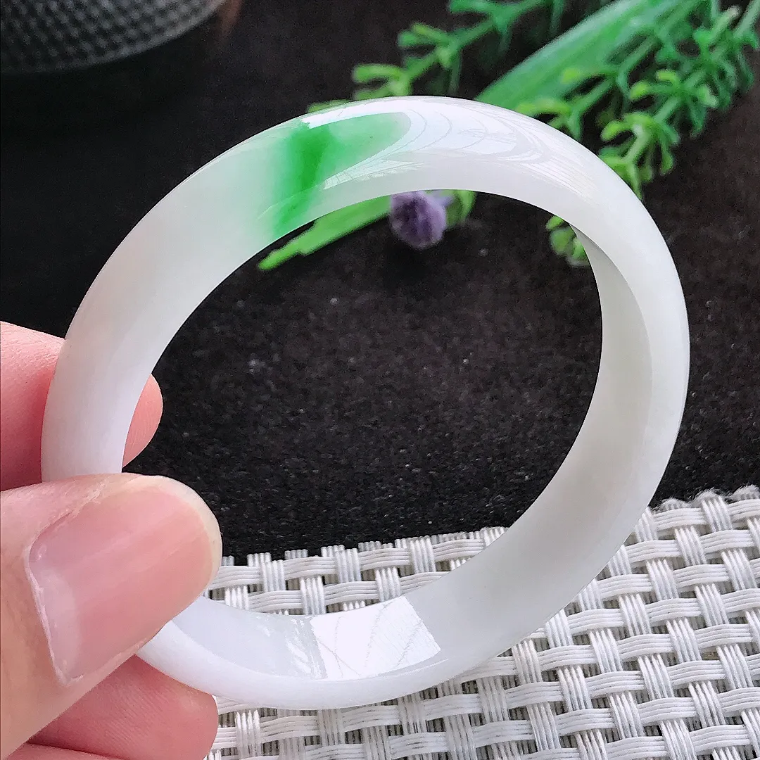 自然光51/11.2/5.9老坑精美温润白底青阳绿手镯翡翠玉镯子小圈口手环