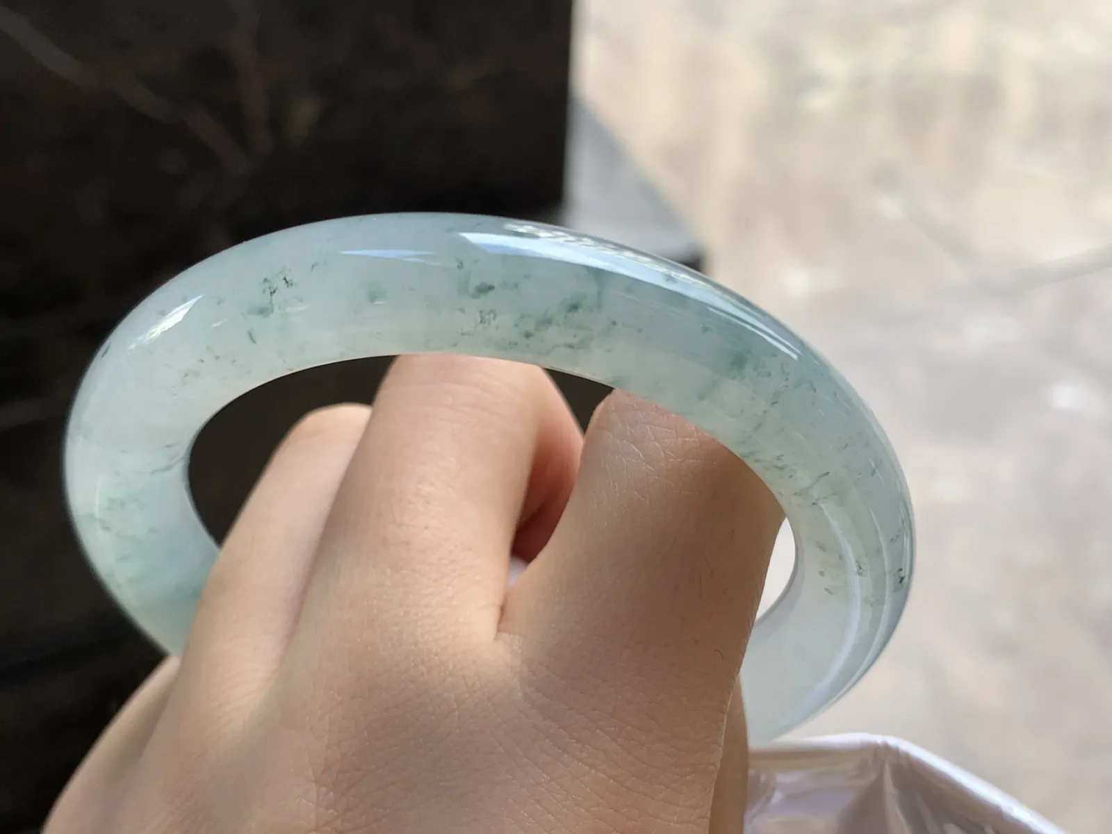 56.5-10.6

冰飘花圆条手镯^_^冰透清新