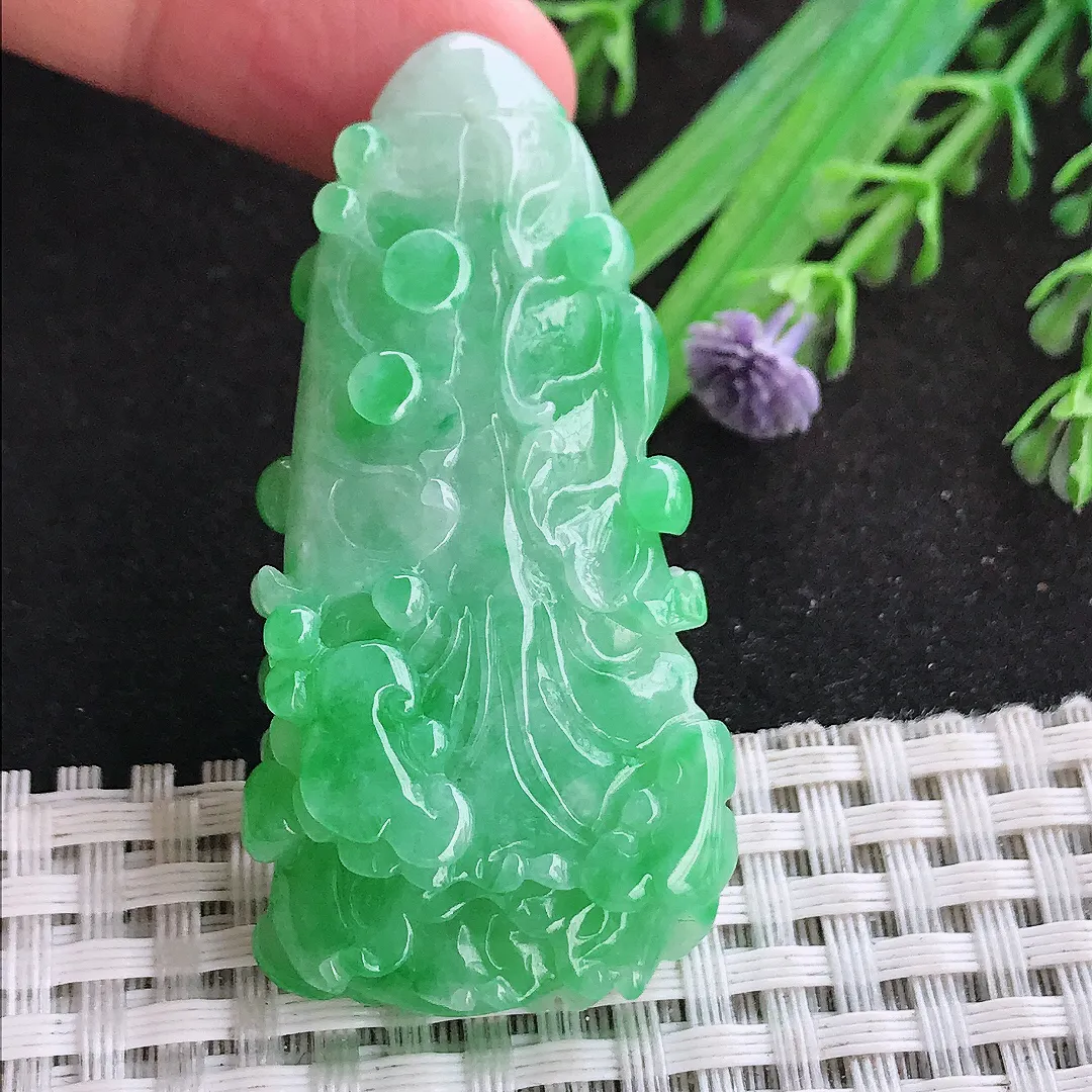 自然光54/26.5/10老坑精美冰润飘阳绿白菜挂件翡翠百财吊坠百搭