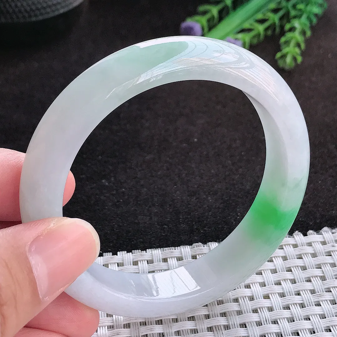 自然光55.5/13/8.2老坑冰润起胶白底青飘阳绿手镯翡翠玉镯子手环