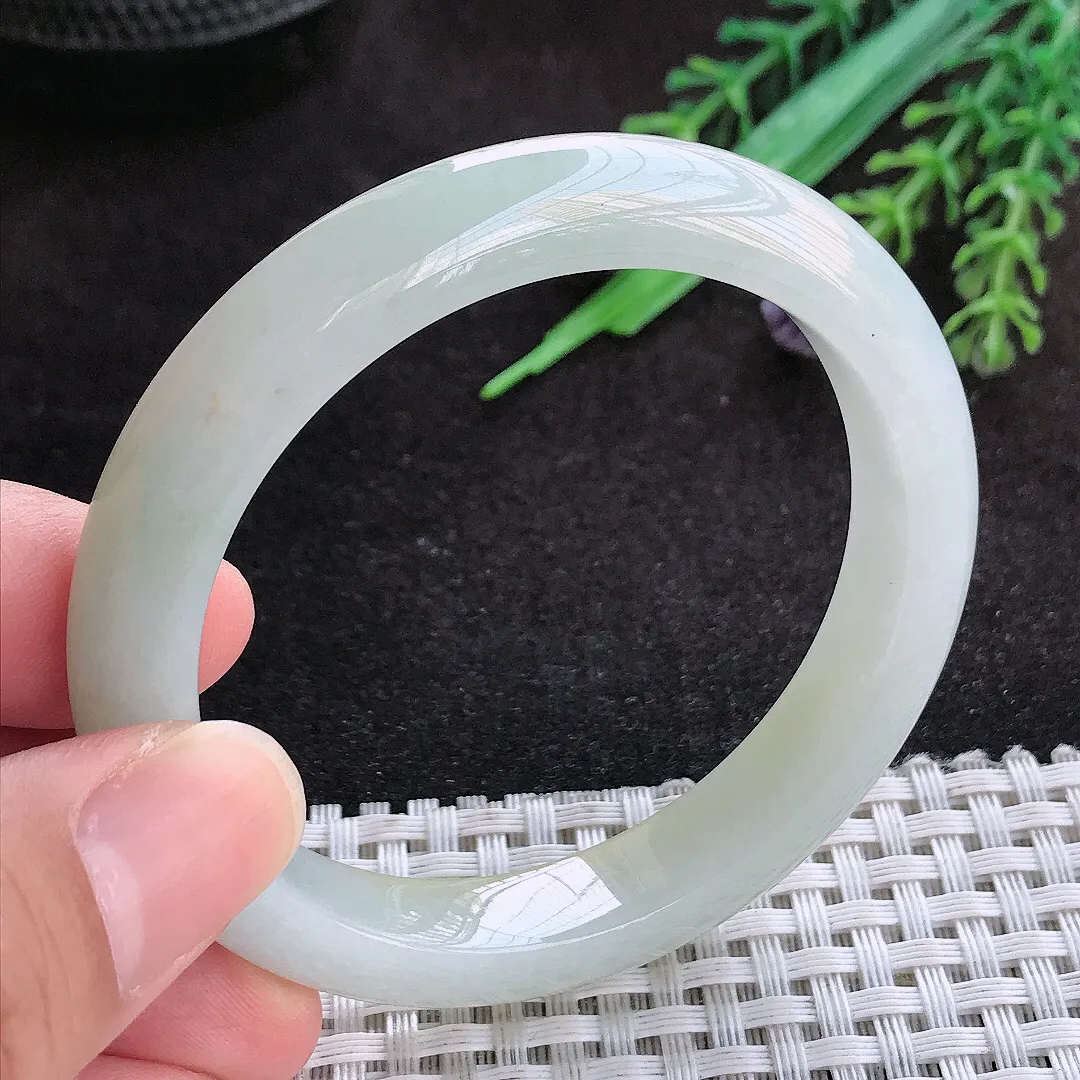 自然光52.5/10/8.1老坑冰润水灵特色飘黄翡手镯翡翠玉镯子美人镯手环