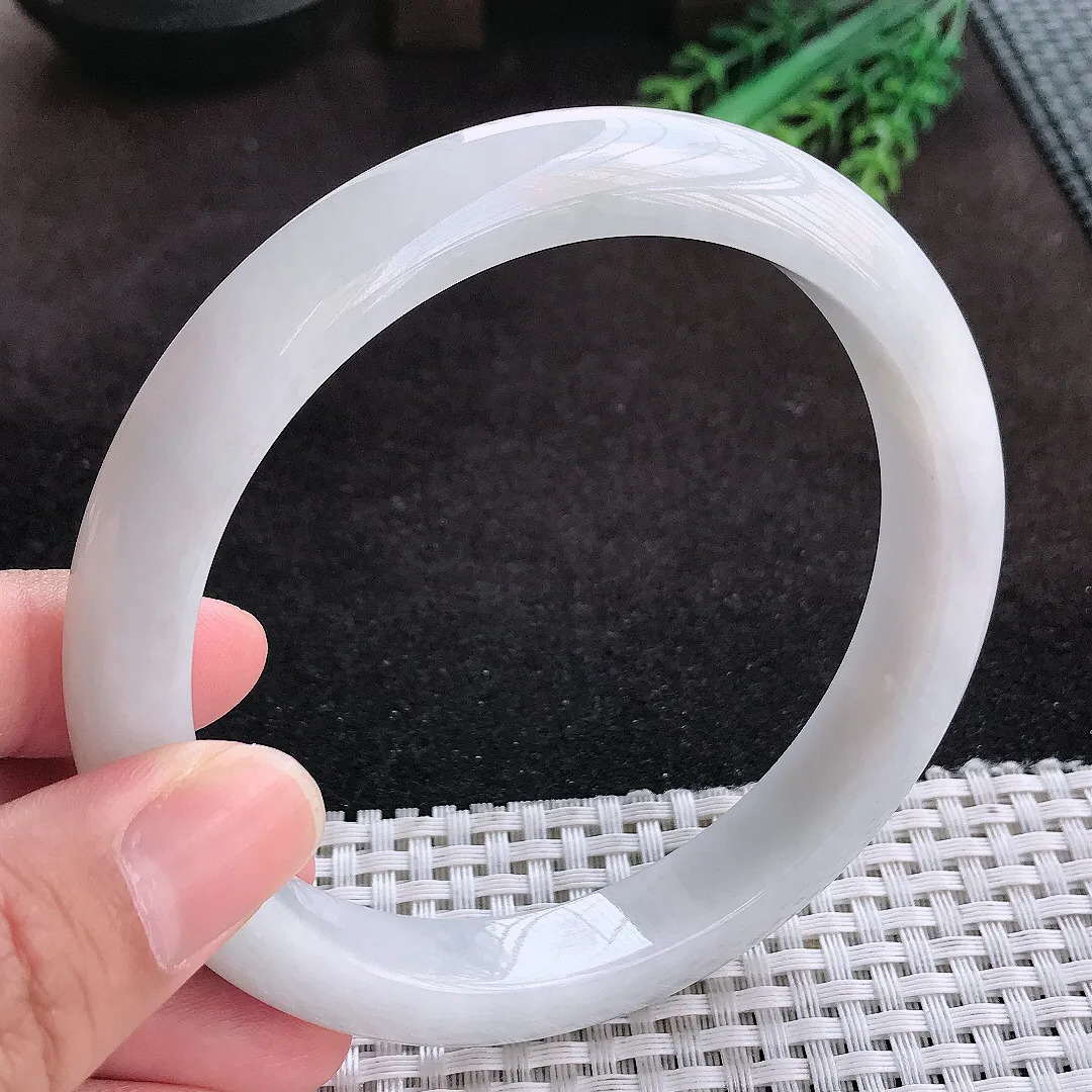 自然光70/12.2/9老坑秀气温润白净大圈口手镯翡翠玉镯子臂镯