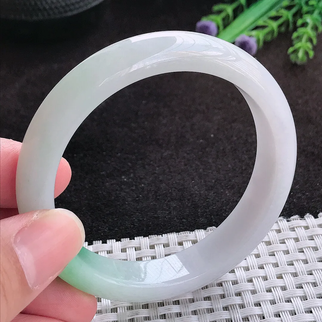 自然光56/12.5/8老坑精美冰润飘阳绿手镯翡翠玉镯子美人镯手环
