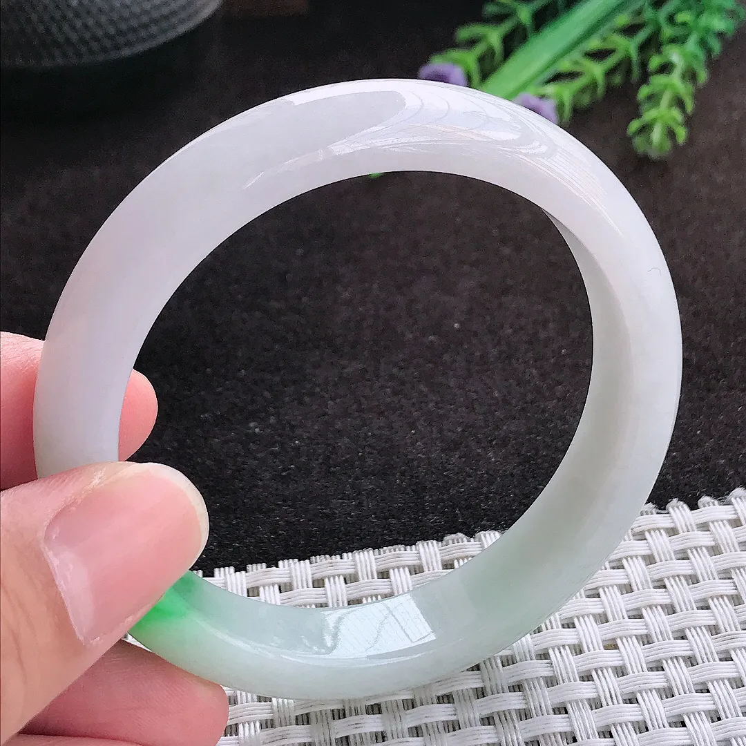 自然光56/12.5/8老坑精美冰润飘阳绿手镯翡翠玉镯子美人镯手环