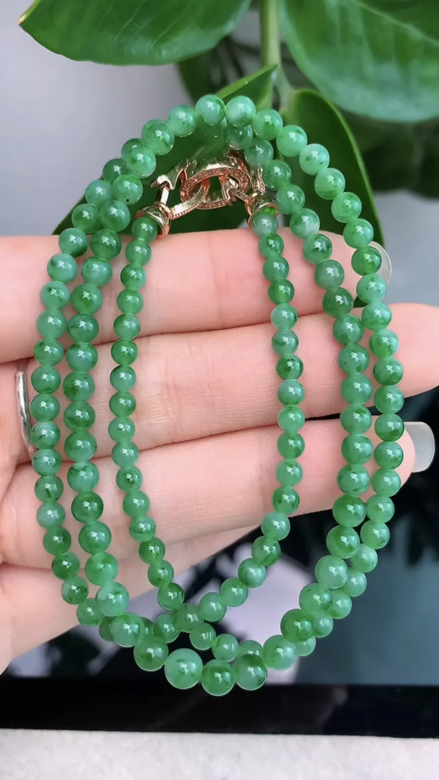 天然A货翡翠-冰糯种飘绿胶感圆珠项链1011-281，尺寸取大4，重量19.30g
