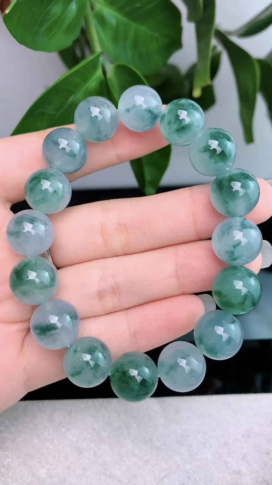 天然A货翡翠-冰润飘花胶感圆珠手串手链1012-281，尺寸取大12.5，重量56.70g