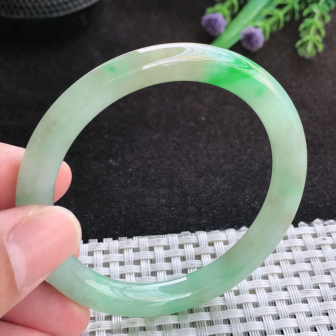 自然光52.8/7.7/8.1老坑精美温润飘阳绿圆条手镯翡翠玉镯子美人镯手环