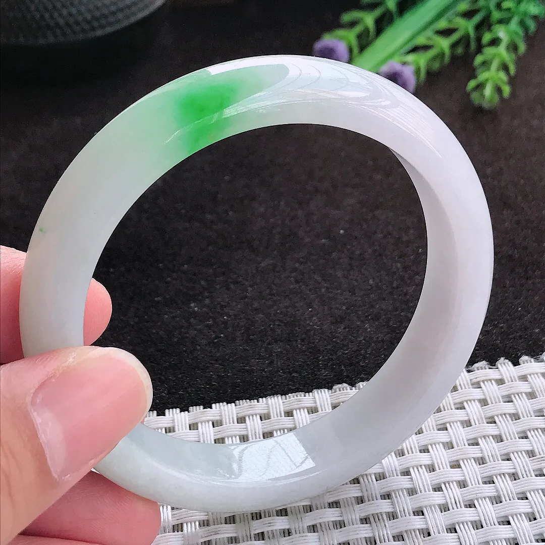 自然光56/12.5/8老坑精美冰润飘阳绿手镯翡翠玉镯子美人镯手环