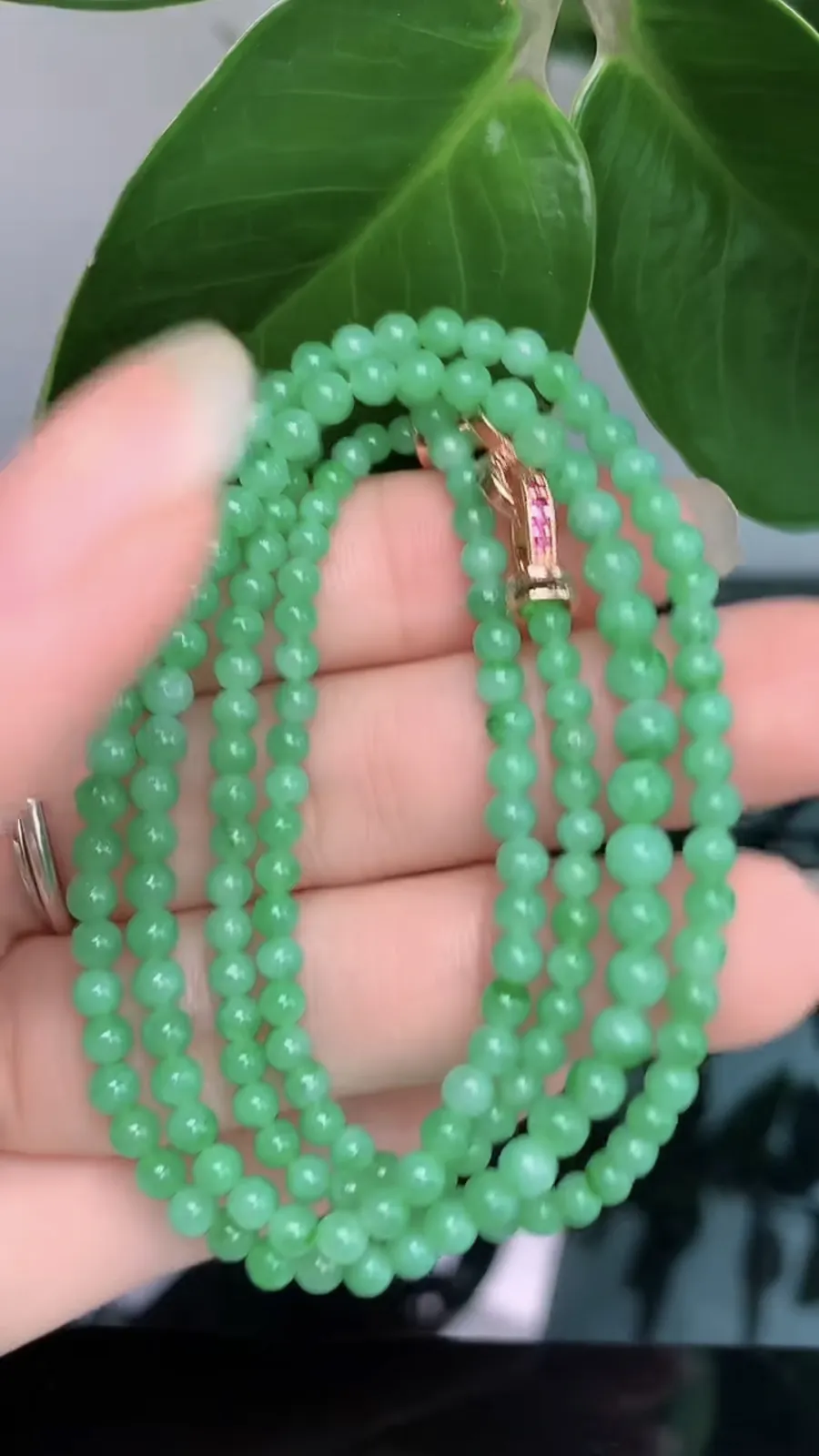天然A货翡翠-冰糯种飘阳绿全胶感圆珠项链1009-281，尺寸取大3.5，重量15.20g