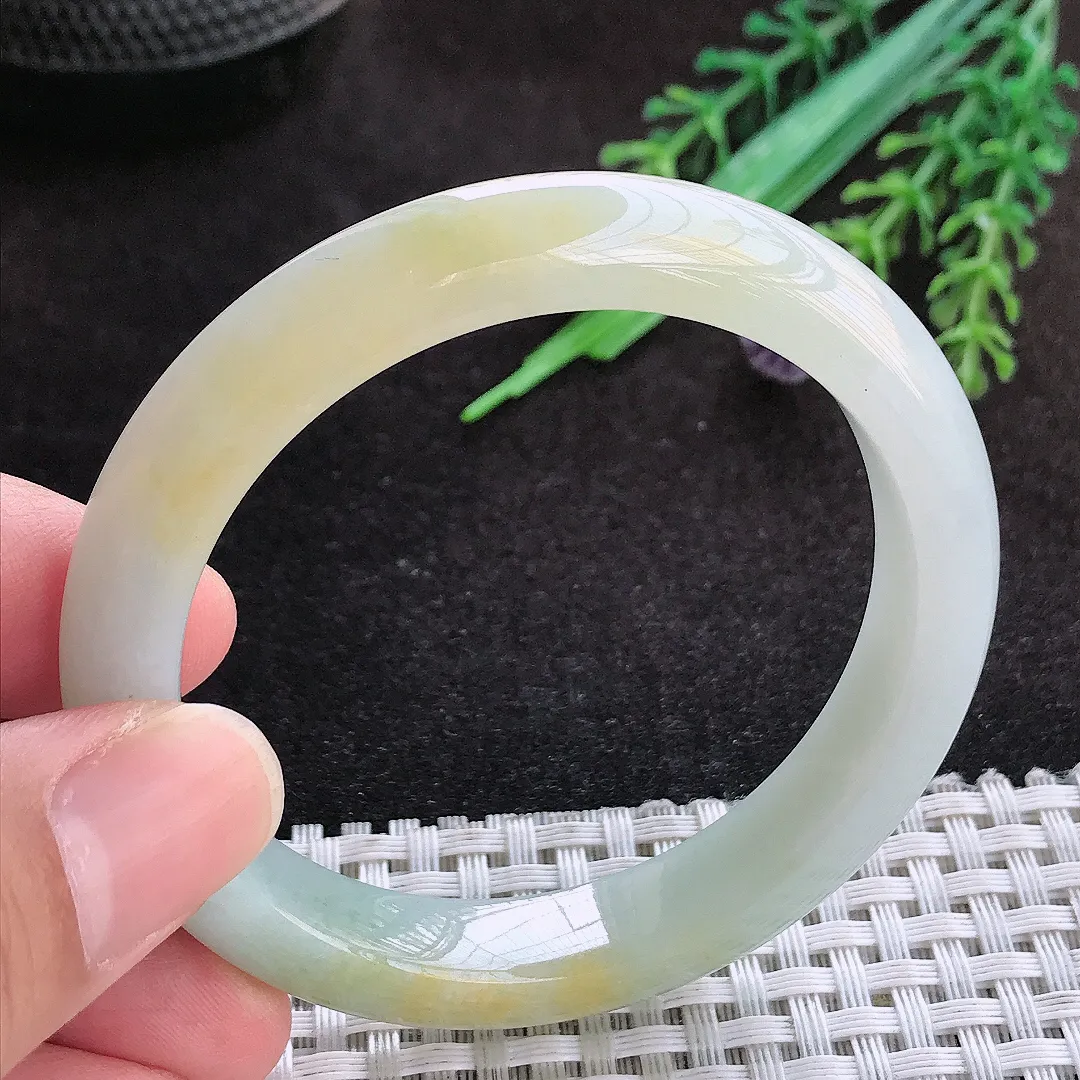 自然光52.5/10/8.1老坑冰润水灵特色飘黄翡手镯翡翠玉镯子美人镯手环