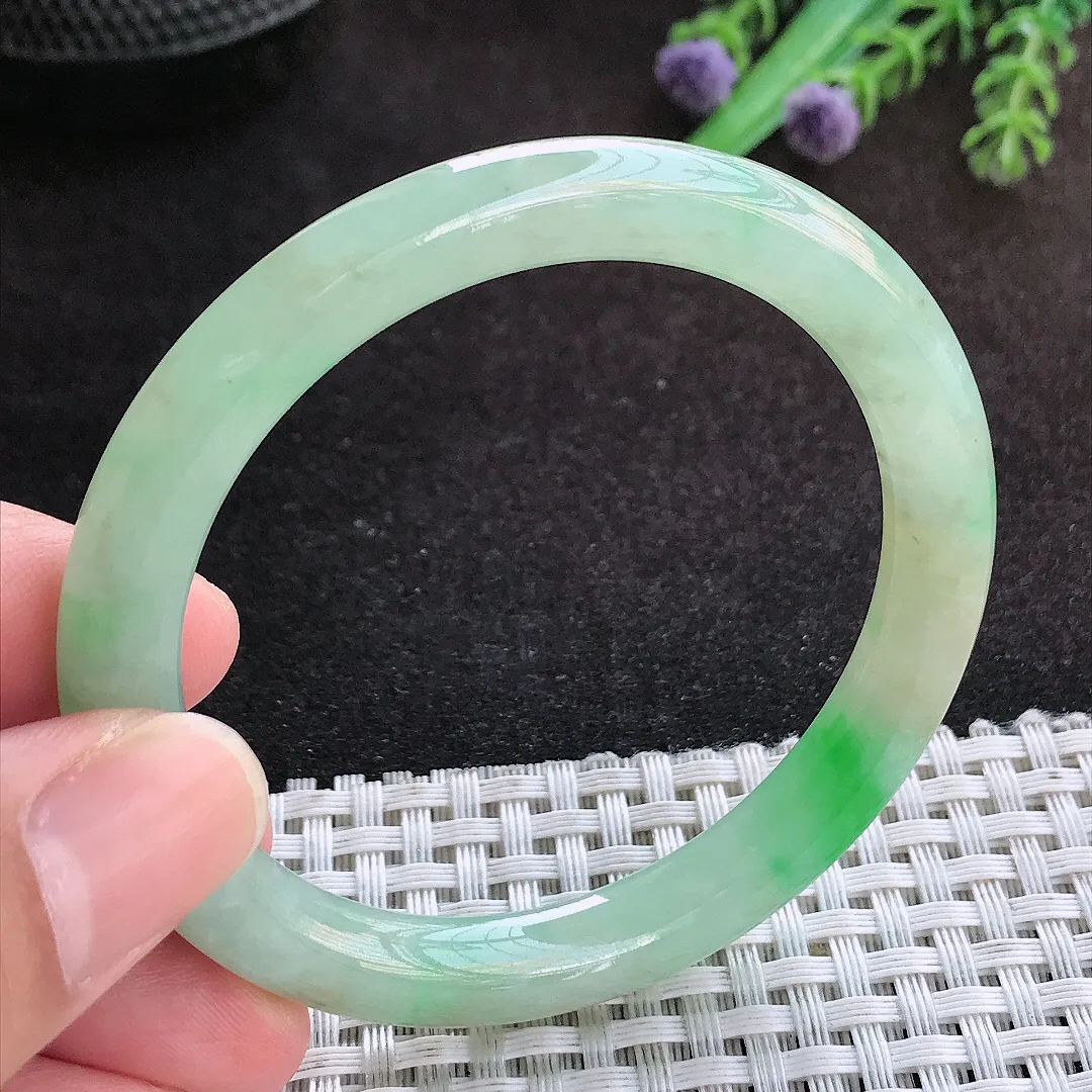 自然光52.8/7.7/8.1老坑精美温润飘阳绿圆条手镯翡翠玉镯子美人镯手环
