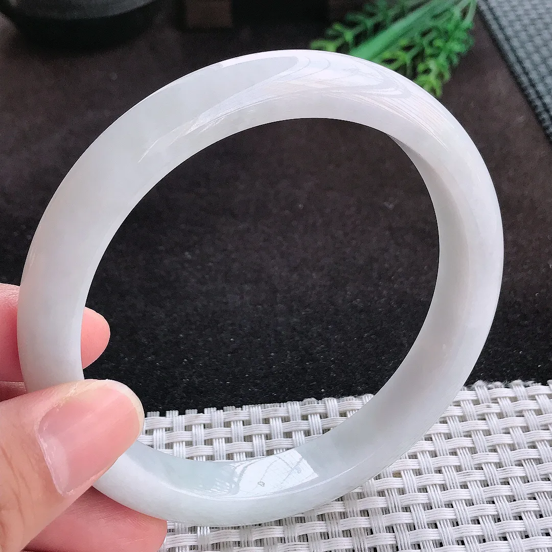 自然光70/12.2/9老坑秀气温润白净大圈口手镯翡翠玉镯子臂镯