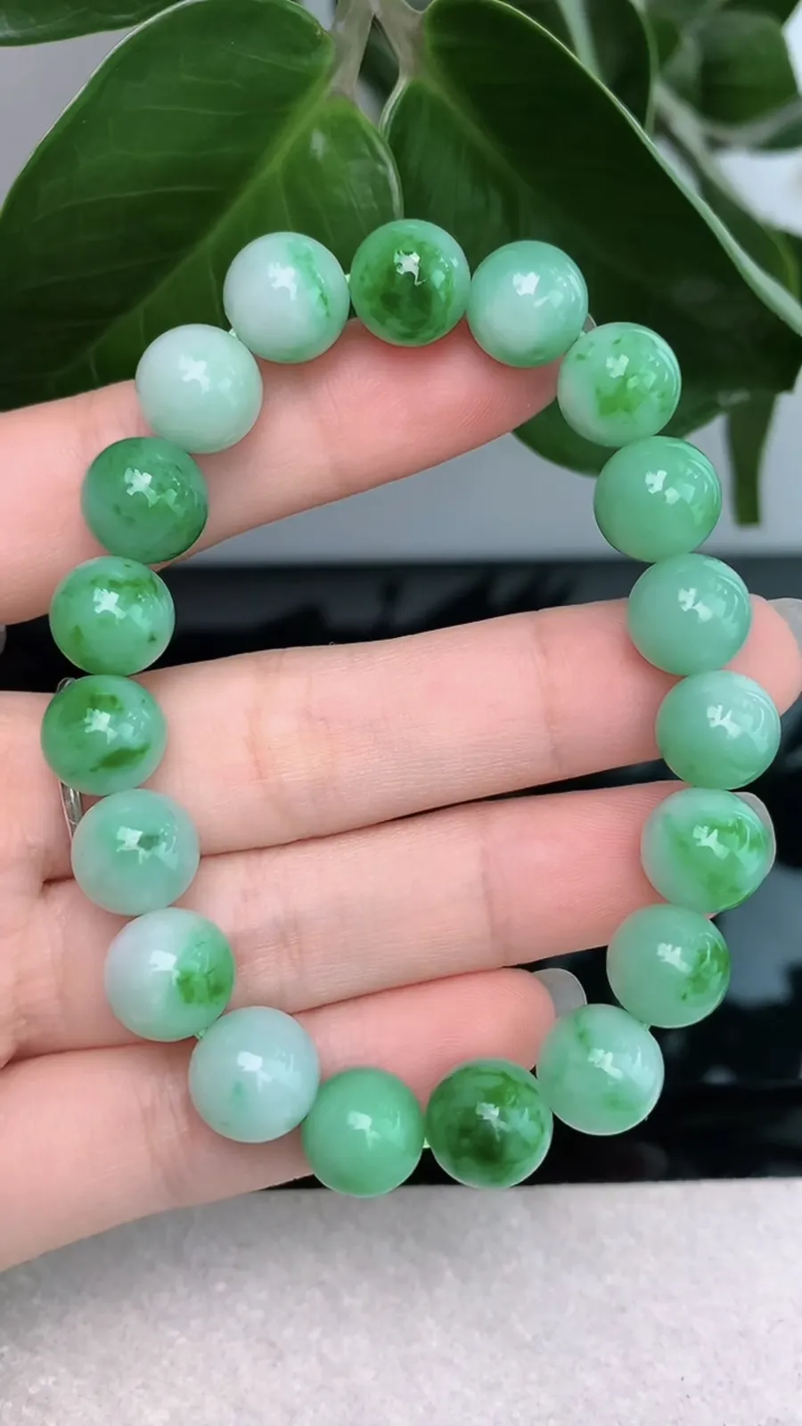 天然A货翡翠冰糯种飘阳绿胶感圆珠手链手串1009-281，尺寸取大10.5，重量37.70g