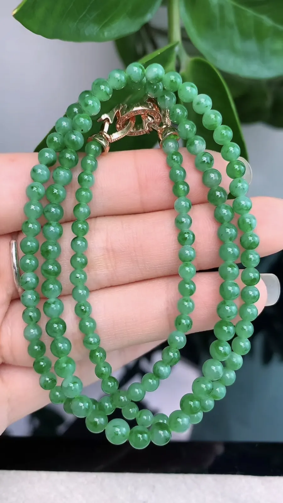 天然A货翡翠-冰糯种飘绿胶感圆珠项链1011-281，尺寸取大4，重量19.30g