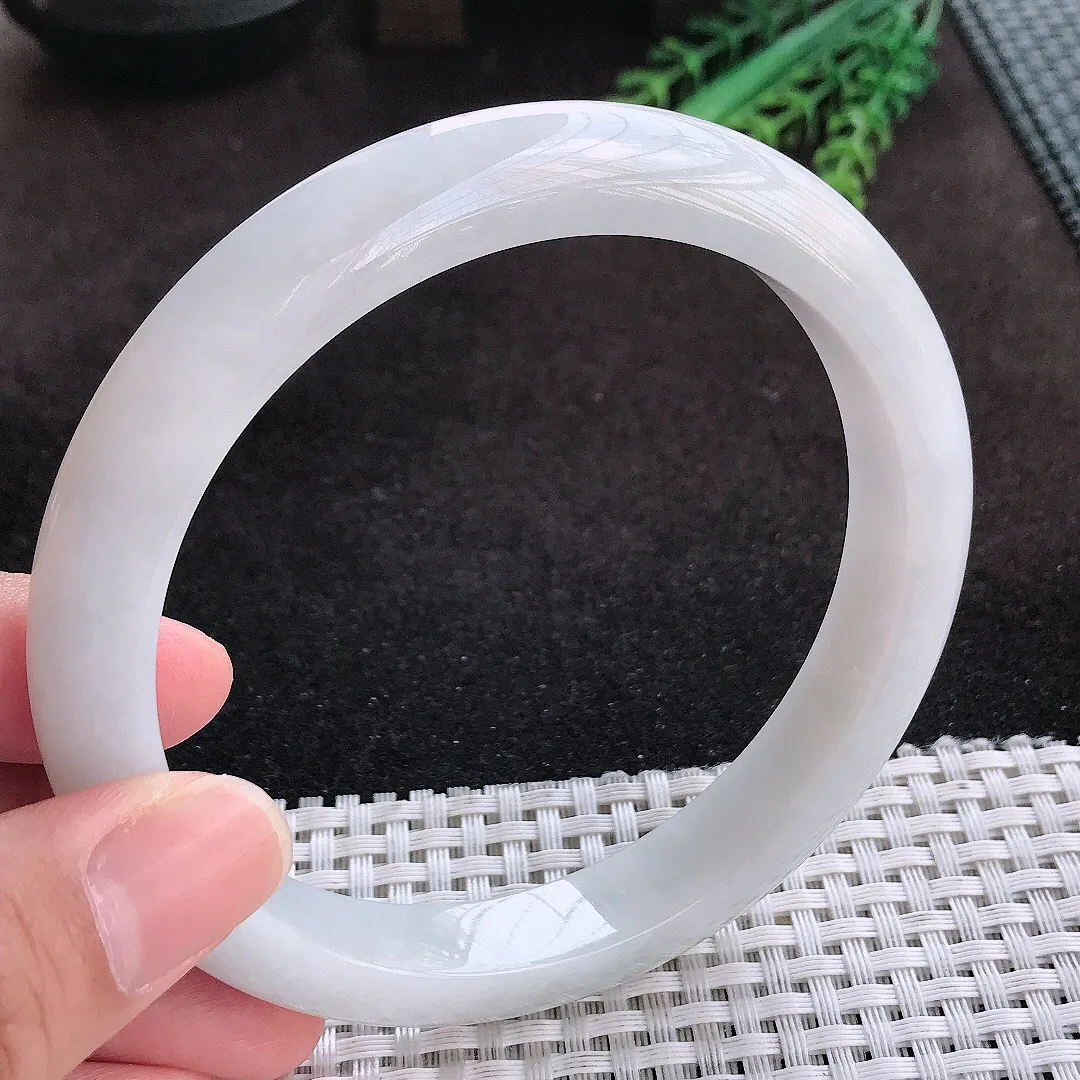 自然光70/12.2/9老坑秀气温润白净大圈口手镯翡翠玉镯子臂镯