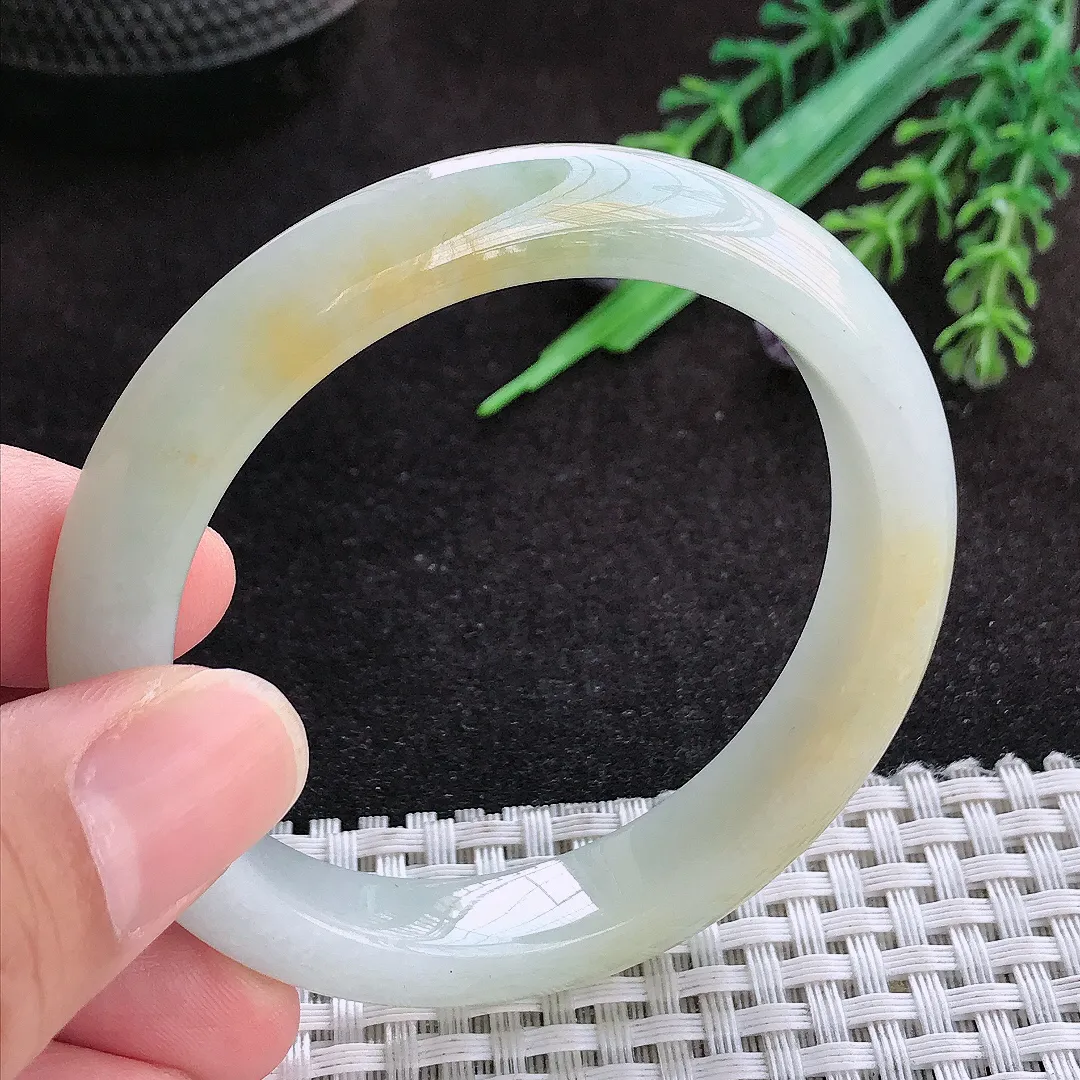 自然光52.5/10/8.1老坑冰润水灵特色飘黄翡手镯翡翠玉镯子美人镯手环