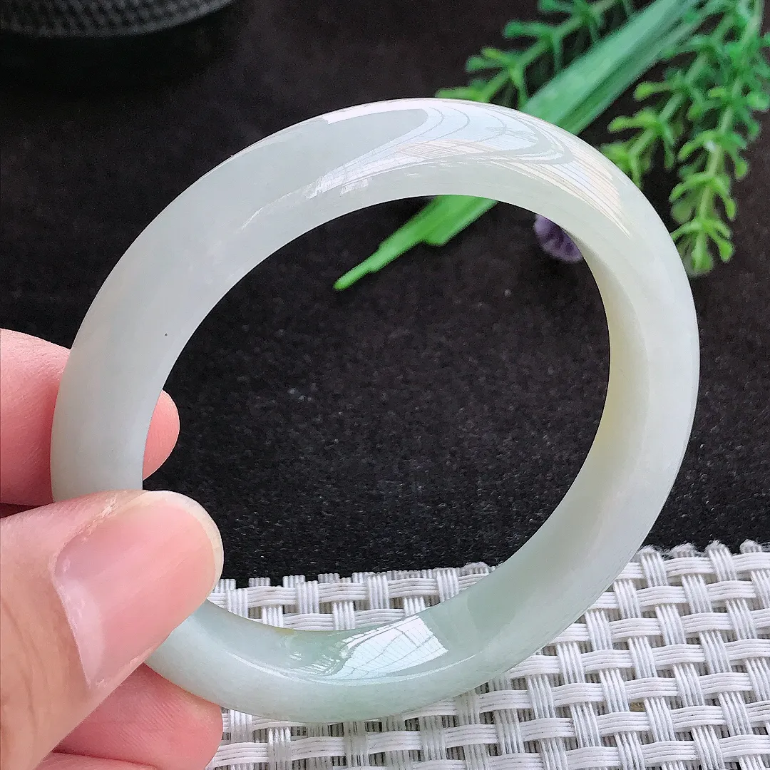 自然光52.5/10/8.1老坑冰润水灵特色飘黄翡手镯翡翠玉镯子美人镯手环
