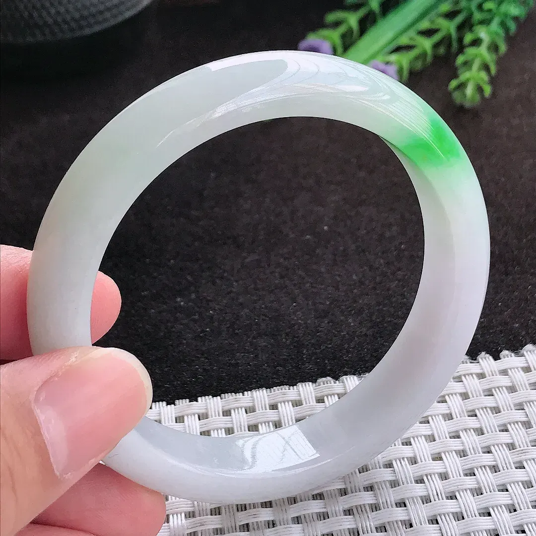 自然光56/12.5/8老坑精美冰润飘阳绿手镯翡翠玉镯子美人镯手环