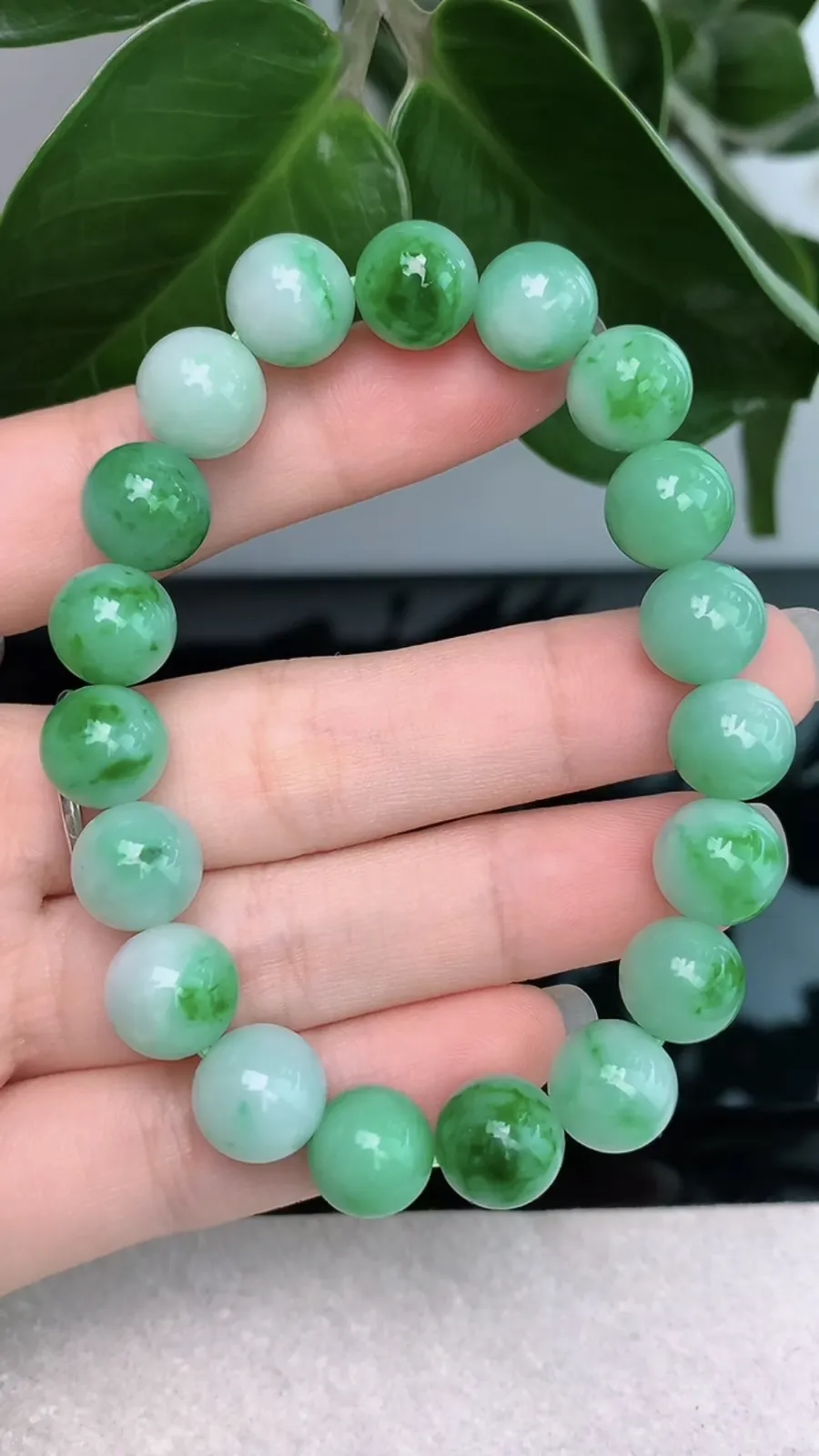 天然A货翡翠冰糯种飘阳绿胶感圆珠手链手串1009-281，尺寸取大10.5，重量37.70g