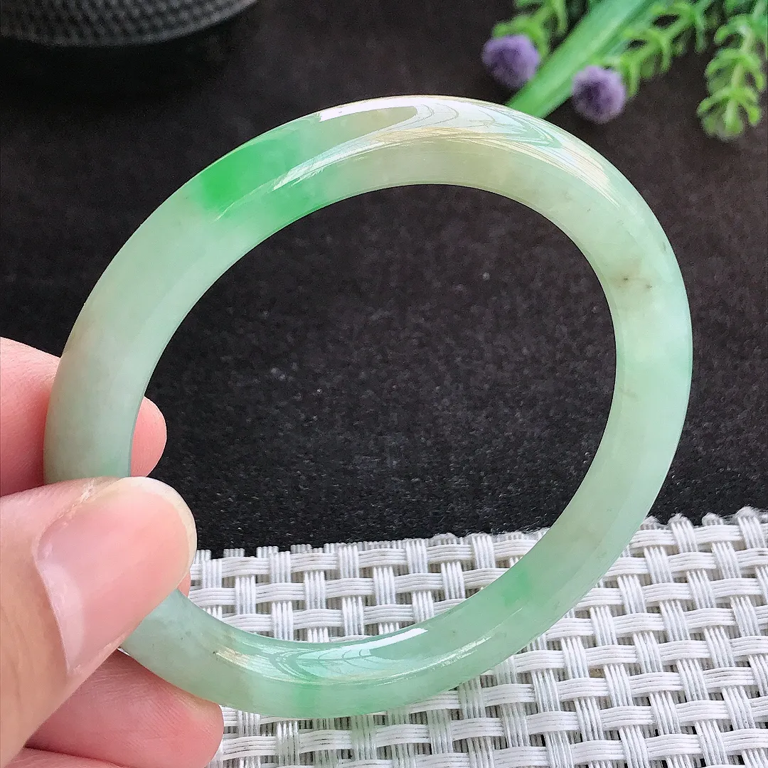 自然光52.8/7.7/8.1老坑精美温润飘阳绿圆条手镯翡翠玉镯子美人镯手环