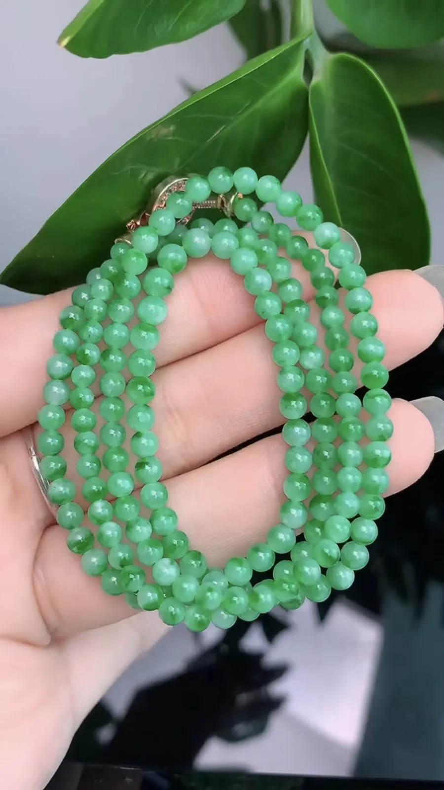 天然A货翡翠-冰糯种飘阳绿胶感圆珠项链1010-281，尺寸取大3.5，重量16.70g