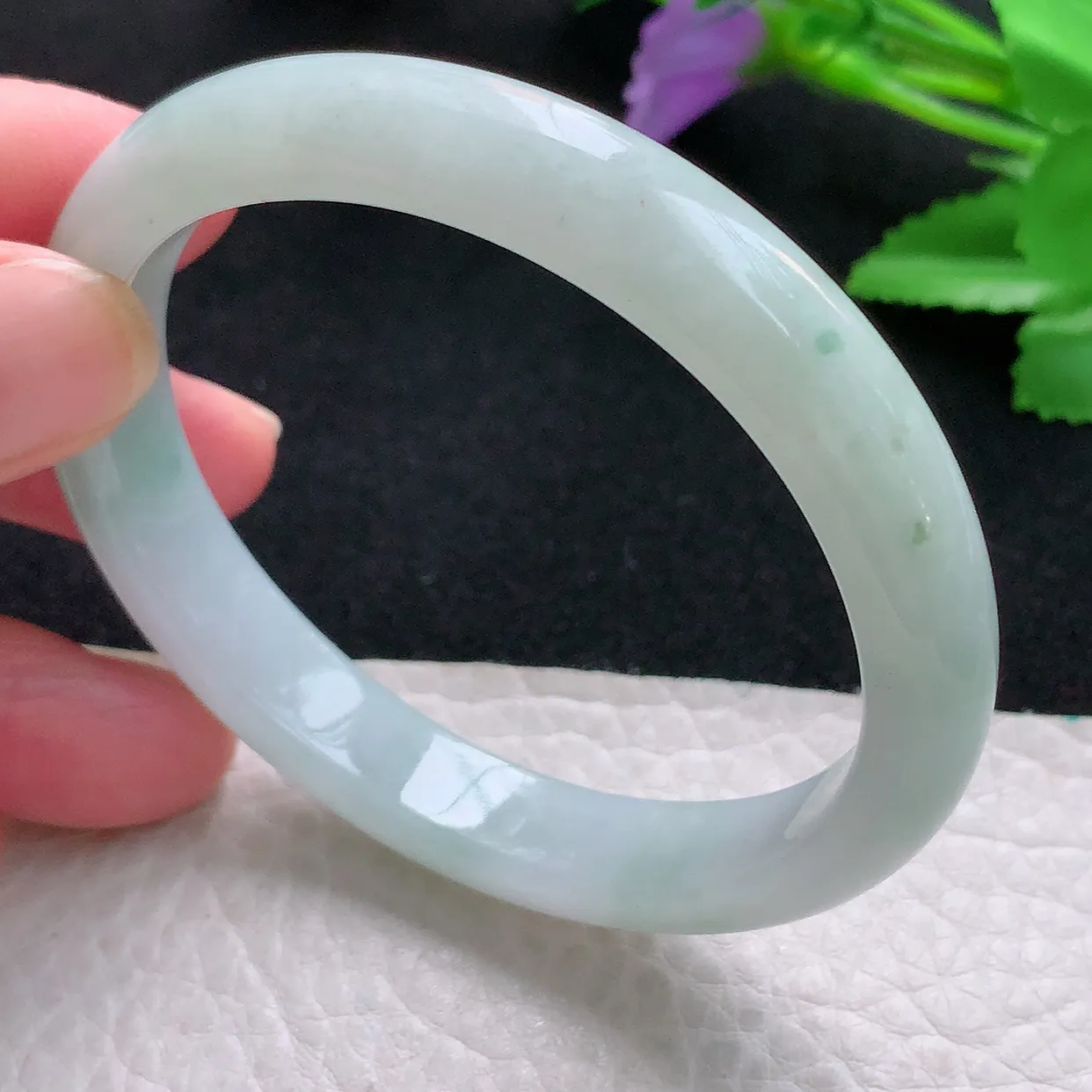 r实拍56.5*50*10.6*7.5贵妃镯 老坑天然翡翠清纯水润宽边玉手镯 蛋形玉手环