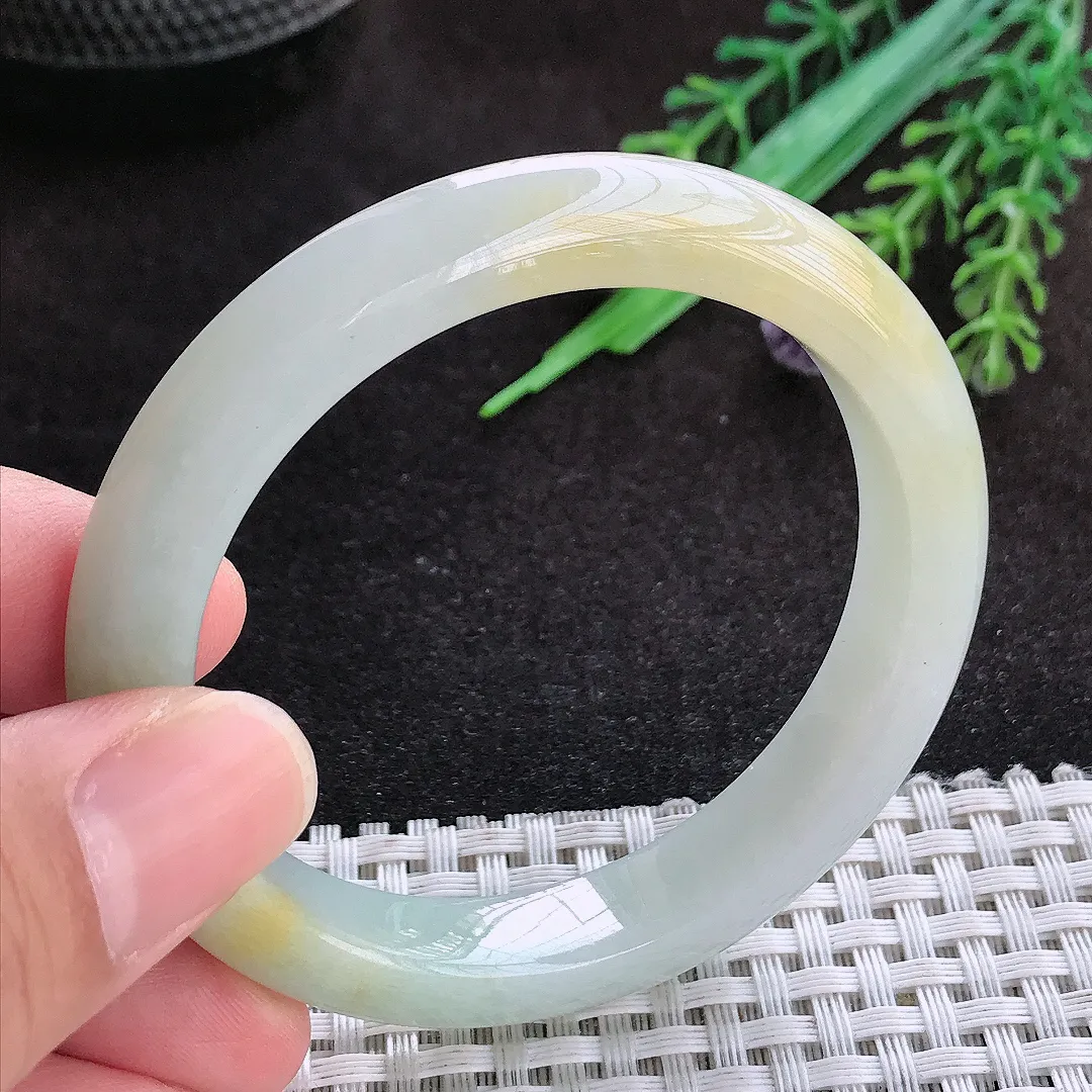 自然光52.5/10/8.1老坑冰润水灵特色飘黄翡手镯翡翠玉镯子美人镯手环