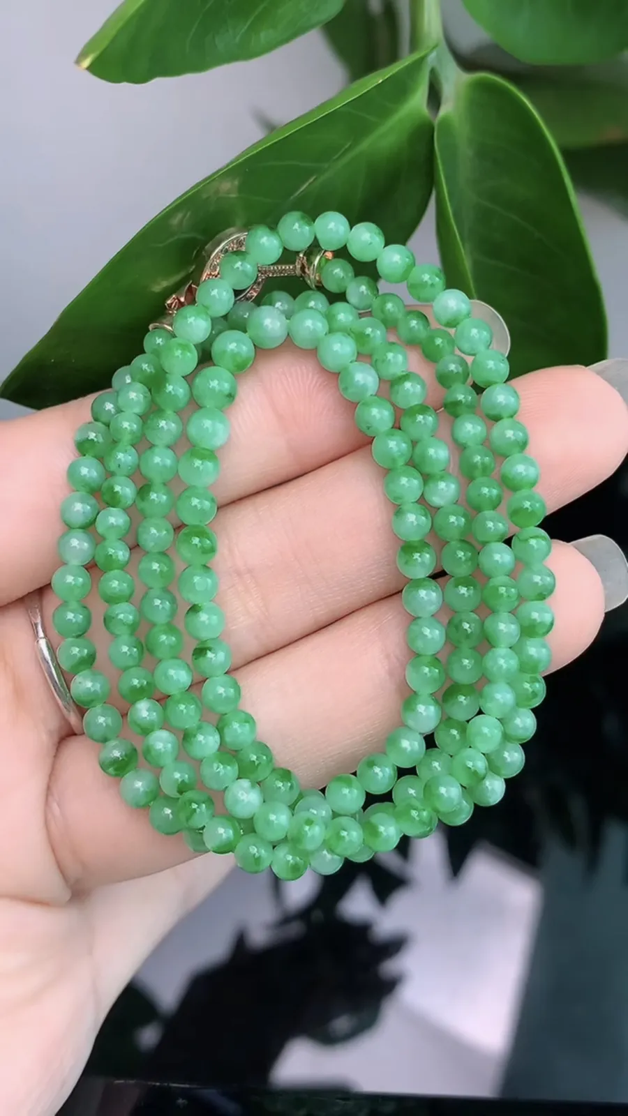 天然A货翡翠-冰糯种飘阳绿胶感圆珠项链1010-281，尺寸取大3.5，重量16.70g
