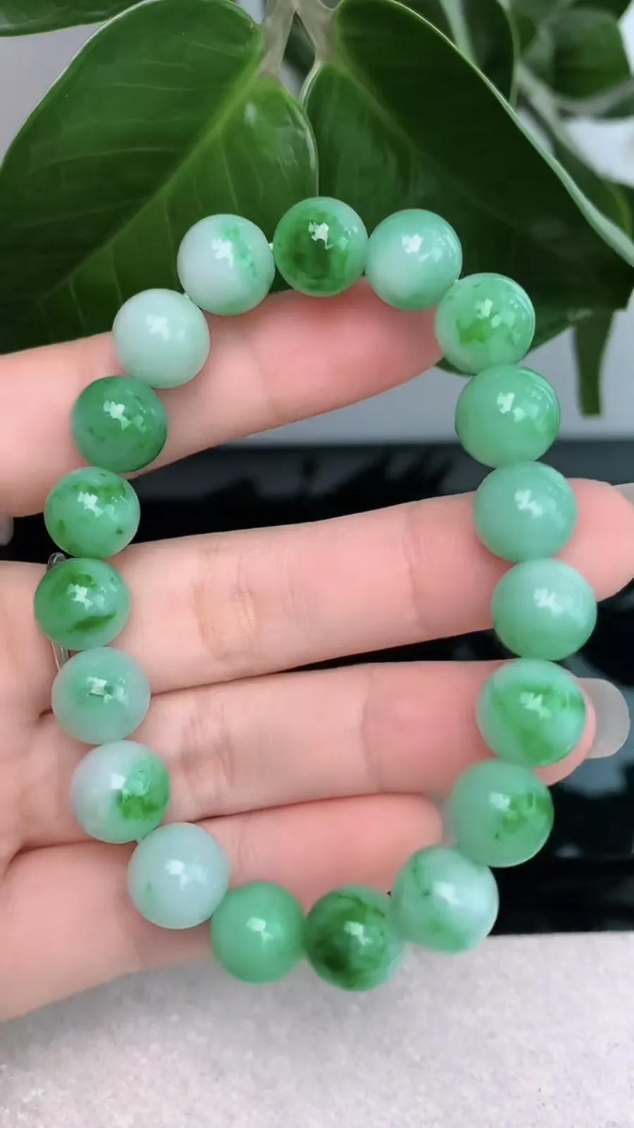 天然A货翡翠冰糯种飘阳绿胶感圆珠手链手串1009-281，尺寸取大10.5，重量37.70g