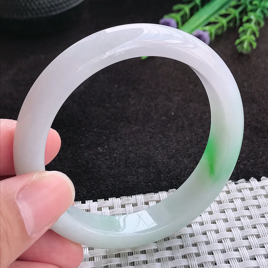 自然光56/12.5/8老坑精美冰润飘阳绿手镯翡翠玉镯子美人镯手环