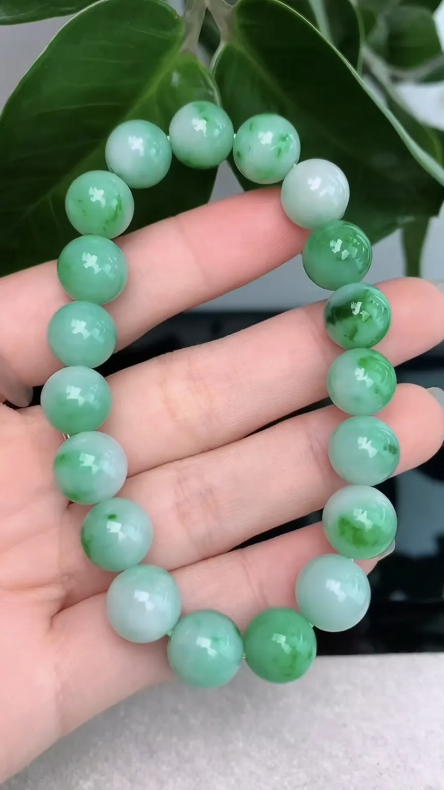 天然A货翡翠冰糯种飘阳绿胶感圆珠手链手串1009-281，尺寸取大10.5，重量37.70g