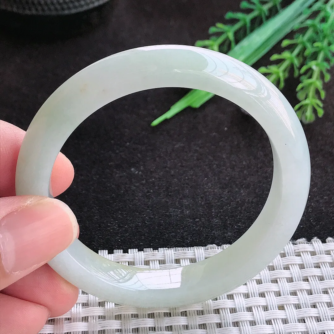 自然光52.5/10/8.1老坑冰润水灵特色飘黄翡手镯翡翠玉镯子美人镯手环