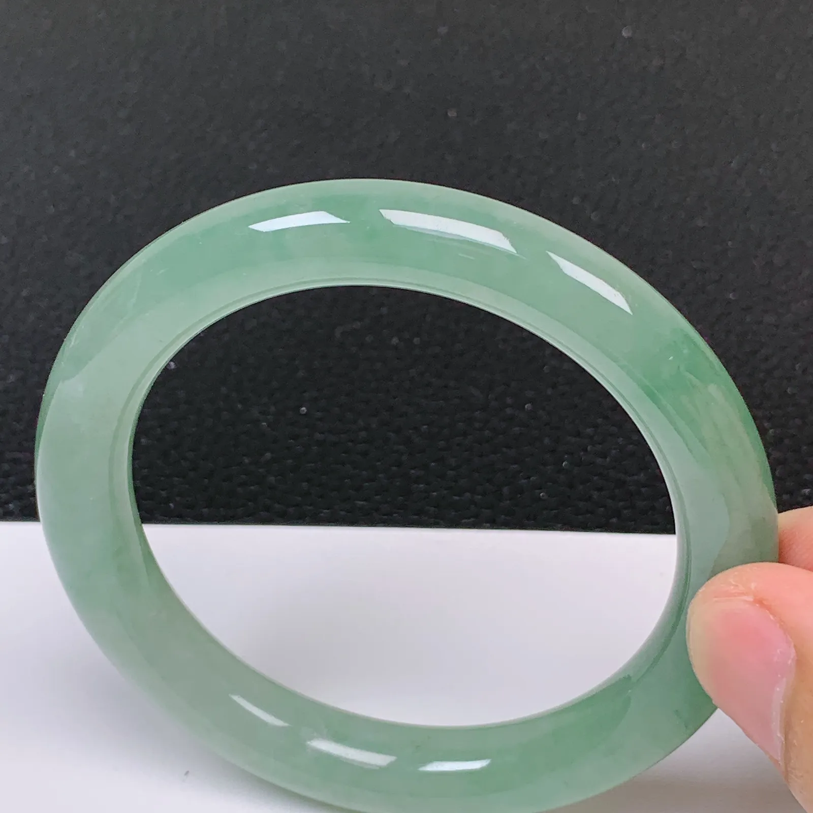 56～57圈口缅甸翡翠A货老坑冰种晴水绿满绿色圆条手镯经典百搭显白