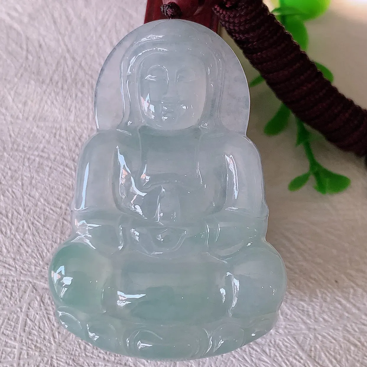 自然光实拍，冰胶翡翠正装观音吊坠，赐福翡翠观音，冰透，观音庇佑守护 ，送礼或自留佳选！#46.15