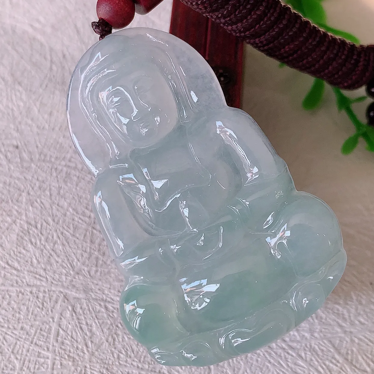 自然光实拍，冰胶翡翠正装观音吊坠，赐福翡翠观音，冰透，观音庇佑守护 ，送礼或自留佳选！#46.15