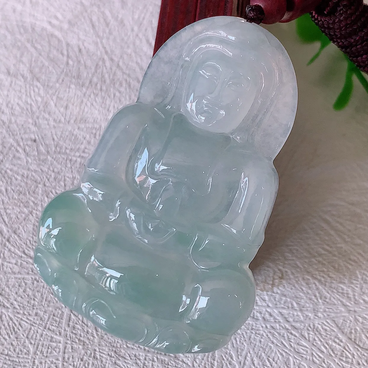 自然光实拍，冰胶翡翠正装观音吊坠，赐福翡翠观音，冰透，观音庇佑守护 ，送礼或自留佳选！#46.15
